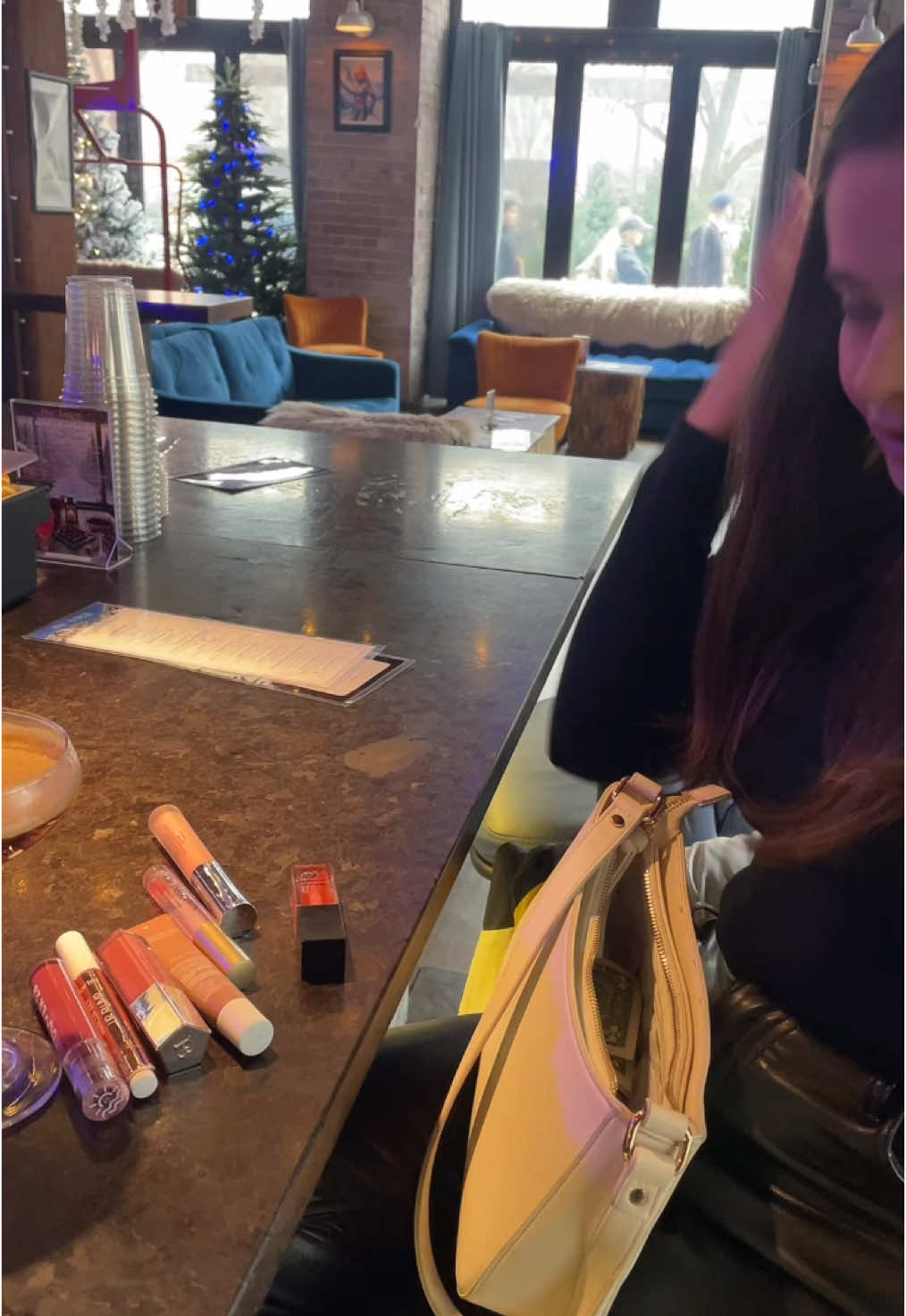 when kevin asks what’s in my purse  #purse #whatsinmybag #whatsinmypurse #tower21 #summerfridays #toofacedmakeup #lipgloss #lipproducts #elflipoil #buxom #tartemaracujajuicylip 