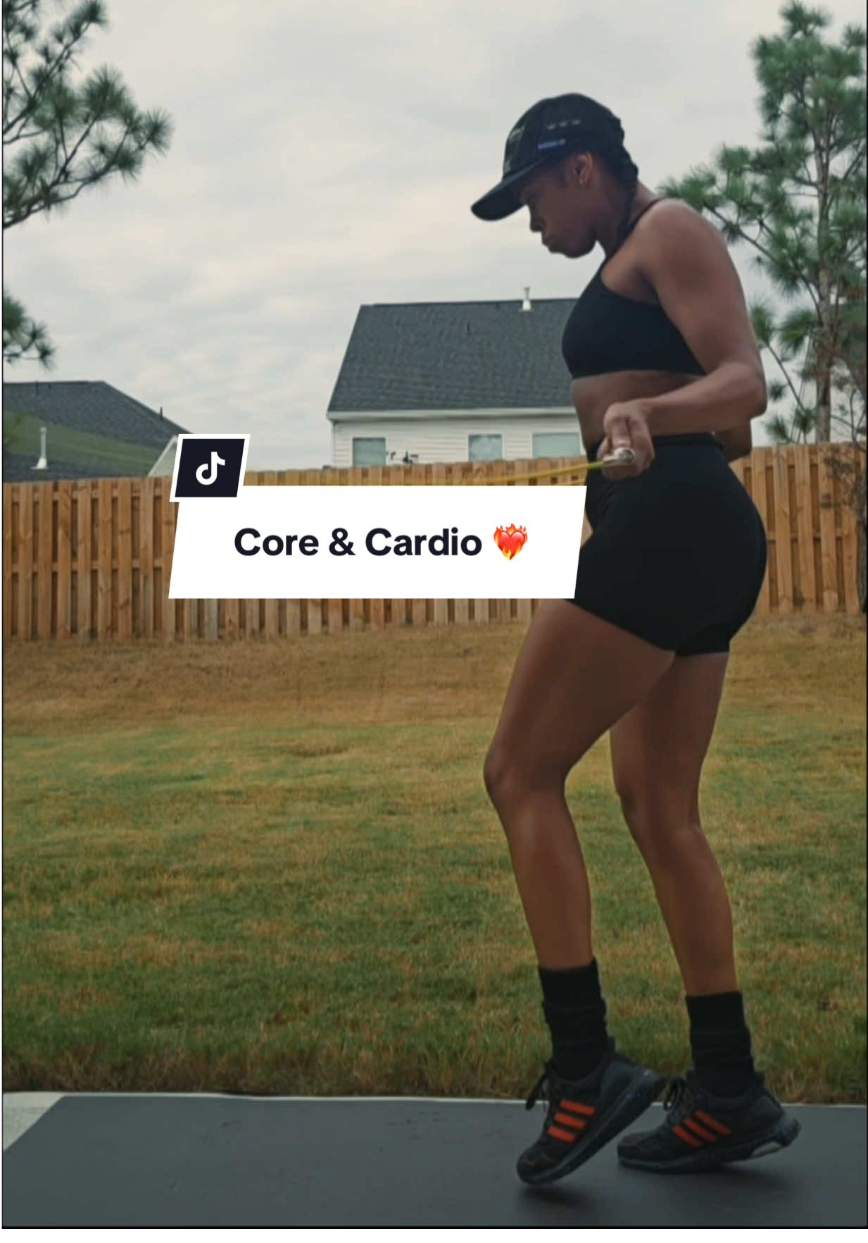 Sunday’s Core & Cardio…  5 Rounds ❤️‍🔥 Jumprope- high knees Standing side crunch Jumprope- butt kicks Laying leg raises  Jumprope Plank -knee to elbow  45 seconds work 5 seconds rest    . . . . #cardio #abs #core #fitnessmotivation  #athomeworkouts #quickworkouts  #jumpropeworkout 