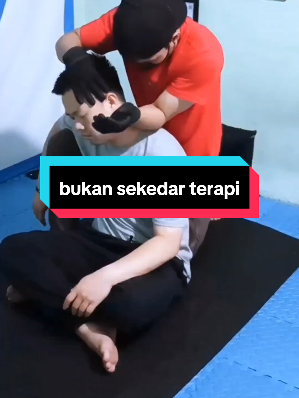 Layanan terapi otot dan sendi --- --- List biaya treatment kami: 1. Bekam perawatan: 100rb 30mnt.  2. Kretek Sendi kebugaran: 100rb 30mnt.  3. Massage Kombinasi kebugaran: 150rb 60mnt 4. Penanganan 1 titik keluhan: 150rb 60mnt (includ kretek)  5. Penanganan 2 titik keluhan: 200rb 90mnt (includ kretek) 6. Saraf kejepit: 200rb 90mnt (includ kretek) 7. Penanganan 3 titik keluhan: 250rb 120mnt (includ kretek) 8. Kombinasi 2 treatment tertentu: 250rb 120mnt. --- --- Metode Terapi: - Static Stretching - Dry Massage - Wet Massage  - Massage Injury - Cupping Injury - Dry Needling - Kretek Sendi --- --- Berikut alamat lengkap kami:  --- (Kota Cimahi)  Jl.Suryapakuan, Masjid At-taqwa, Rt.01 Rw.14, Kapling PJKA no.50, Kel.Padasuka, Kec.Cimahi Tengah, Kota Cimahi.  --- Kami buka setiap hari dari jam 09:00-21:00 wib. --- Untuk perencanaan terapi wajib daftar dulu, agar menghindari antrian yang tidak kondusif.  --- Wa kami: 083822704378  #fyp #viral #edukasi #trending #chiropractic #cimahi #kretek #kesehatan #kretekkretek #chiropractor #olahraga #pijat #sarafkejepit #kang_sholih #muscleandjointtherapy 