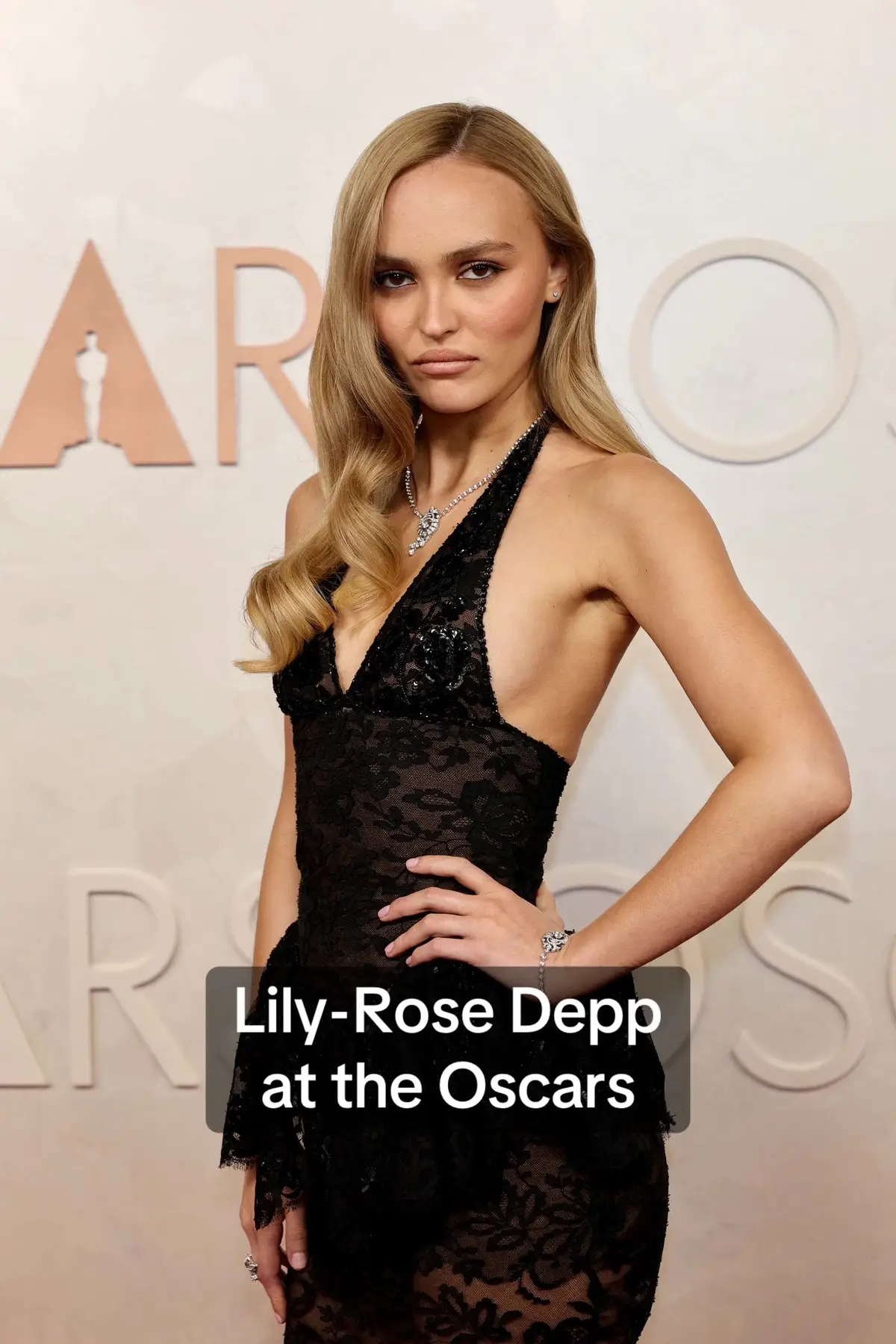 Lily-Rose Depp looks gorgeous on the #Oscars carpet