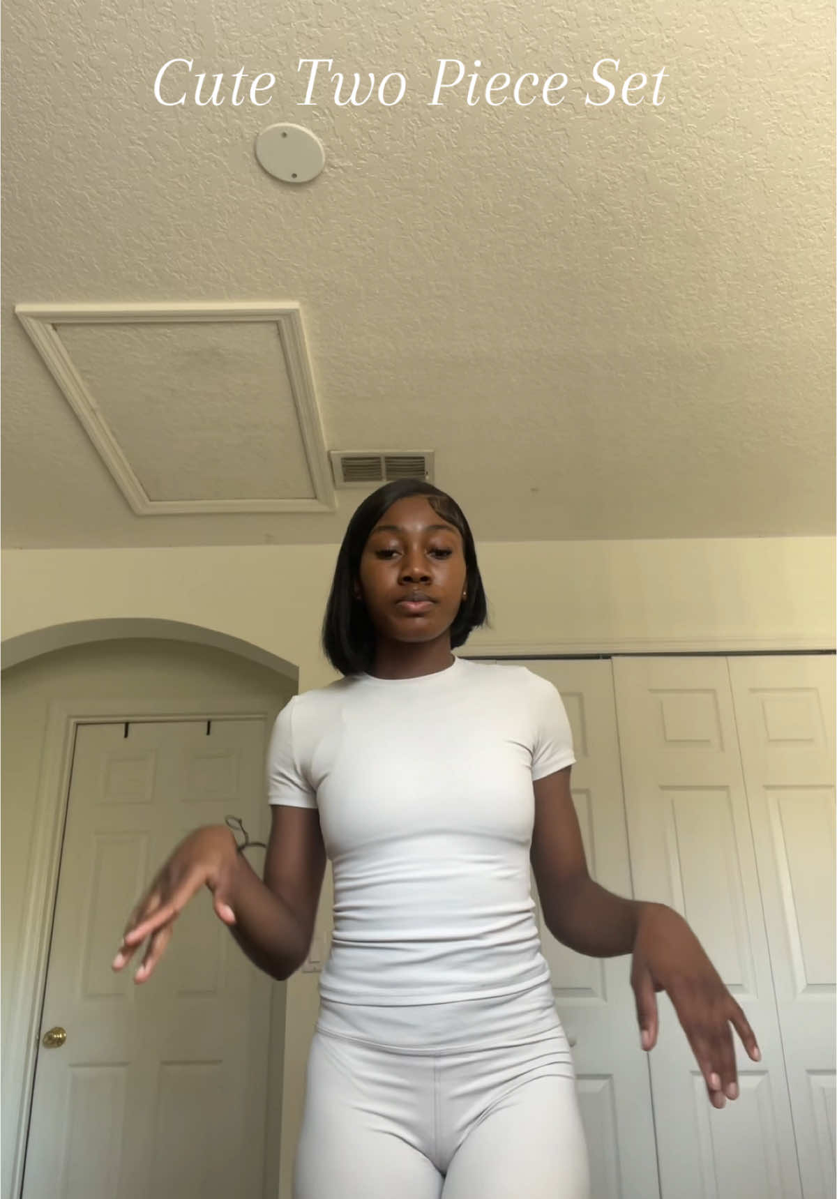 Under $20 go get you one Size : S Height: 5”5 #tiktokshop #twopieceset #loungeset #BlackTikTok #fashiontiktok 