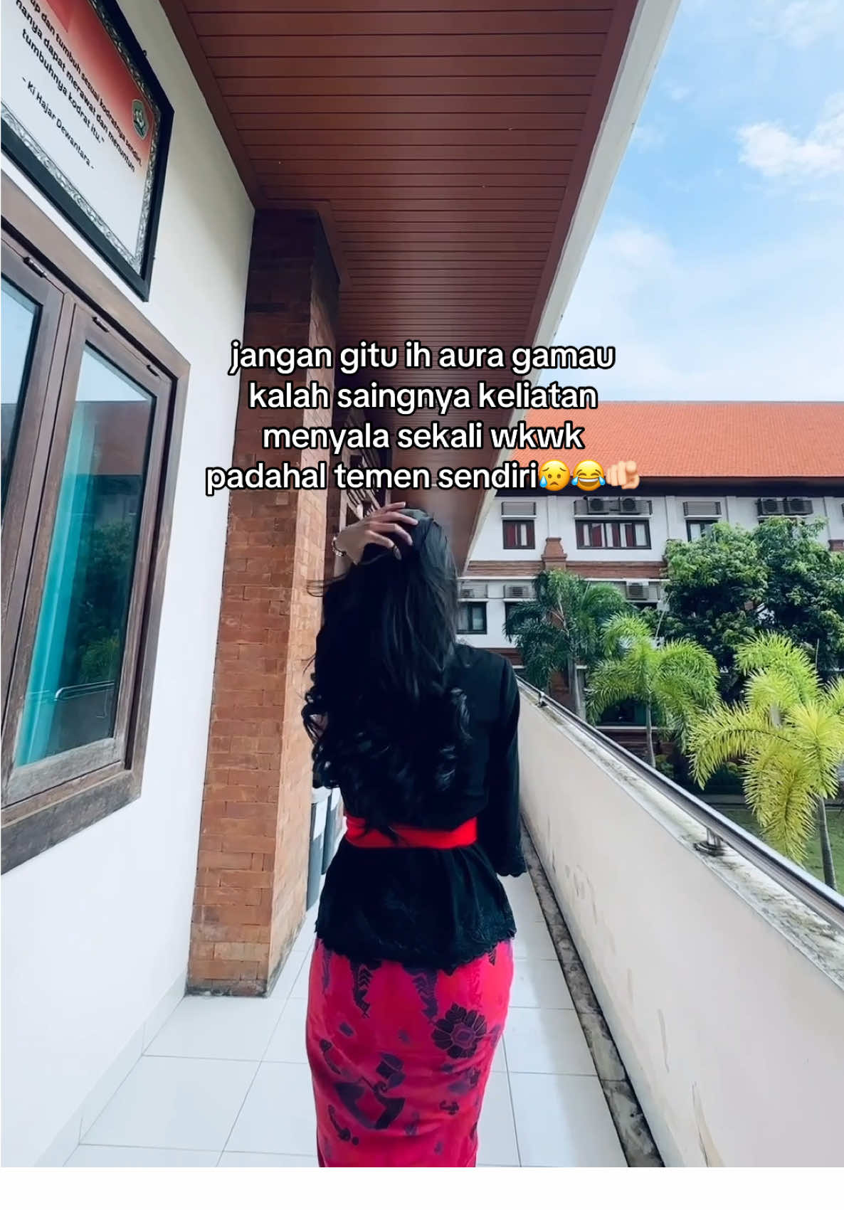ini mau temenan atau bersaing? 😹😹 #xyzabc #xybca #foryoupage #masukberandafyp #justkonten #katakata #sindiran #sekolah #sma #foryou 