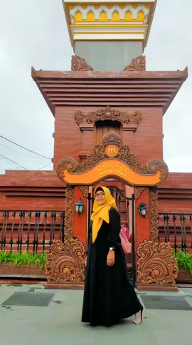 salah satu hal baik adalah ngalap barokah dengan ziarah makam di masjid agung Tegalsari untuk mengingatkan kita semua yang hidup akan mengalami maut. #ngalapberkah  #ziarahwali  #capcut_edit  #bismillah  #ikhlassabarsyukur 