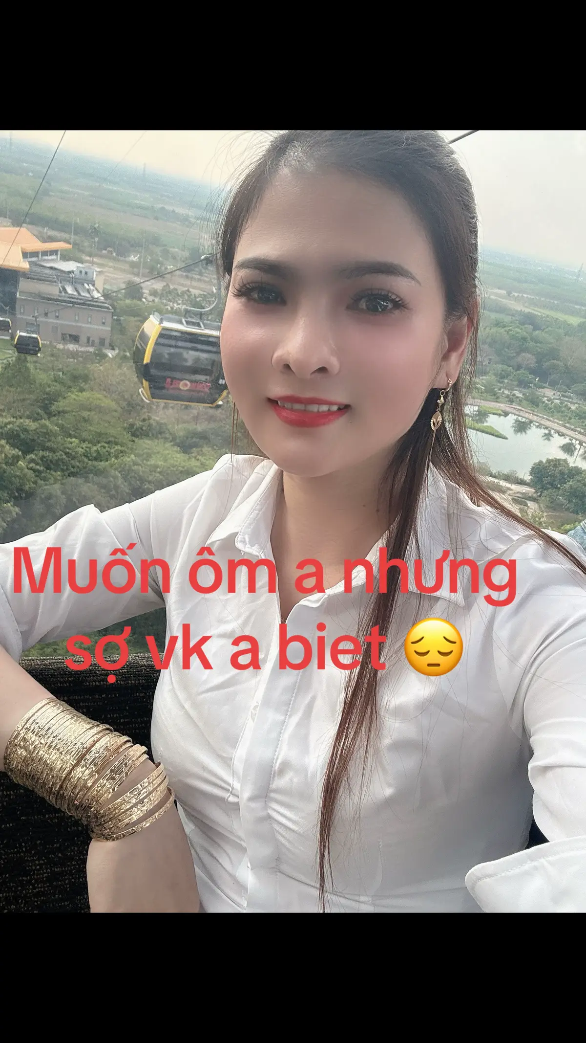 Em chỉ muốn ôm lấy anh,nhưng sợ vk a thôi 🤣