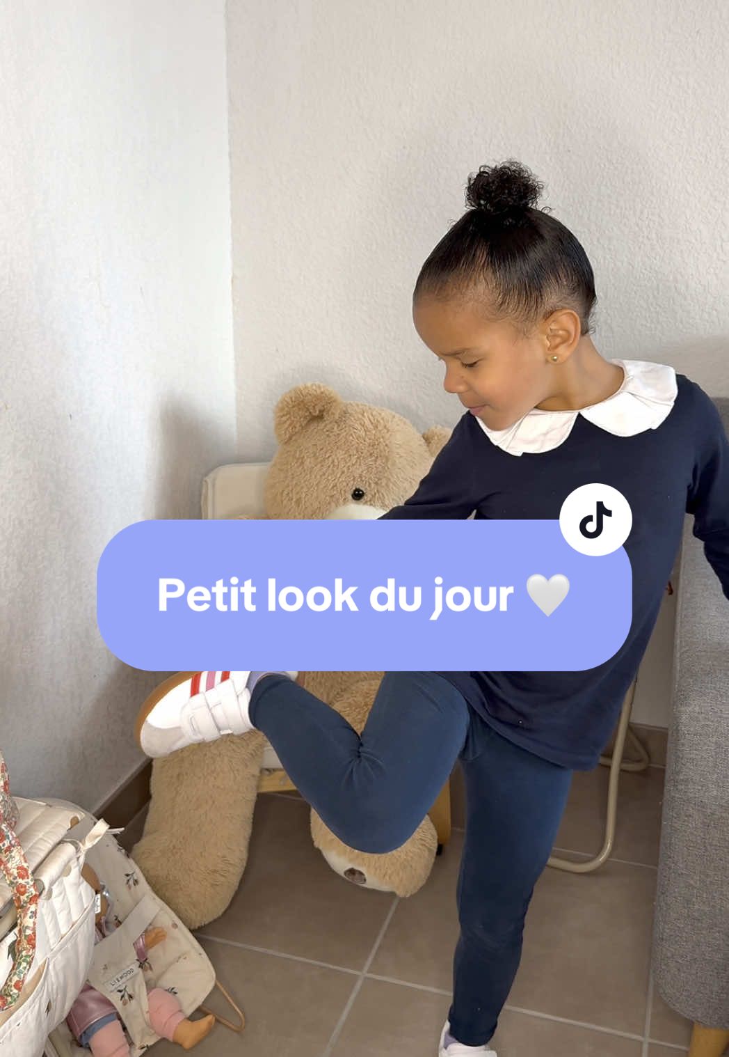 Jade retourne à l’école aujourd’hui, il y aura une discussion avec les spécialistes à l’hôpital également donc croisons les doigts 🤞 #enfant #enfantmalade #maladiechronique #oesophagiteaeosinophiles #petitlookdujour #pourtoi 