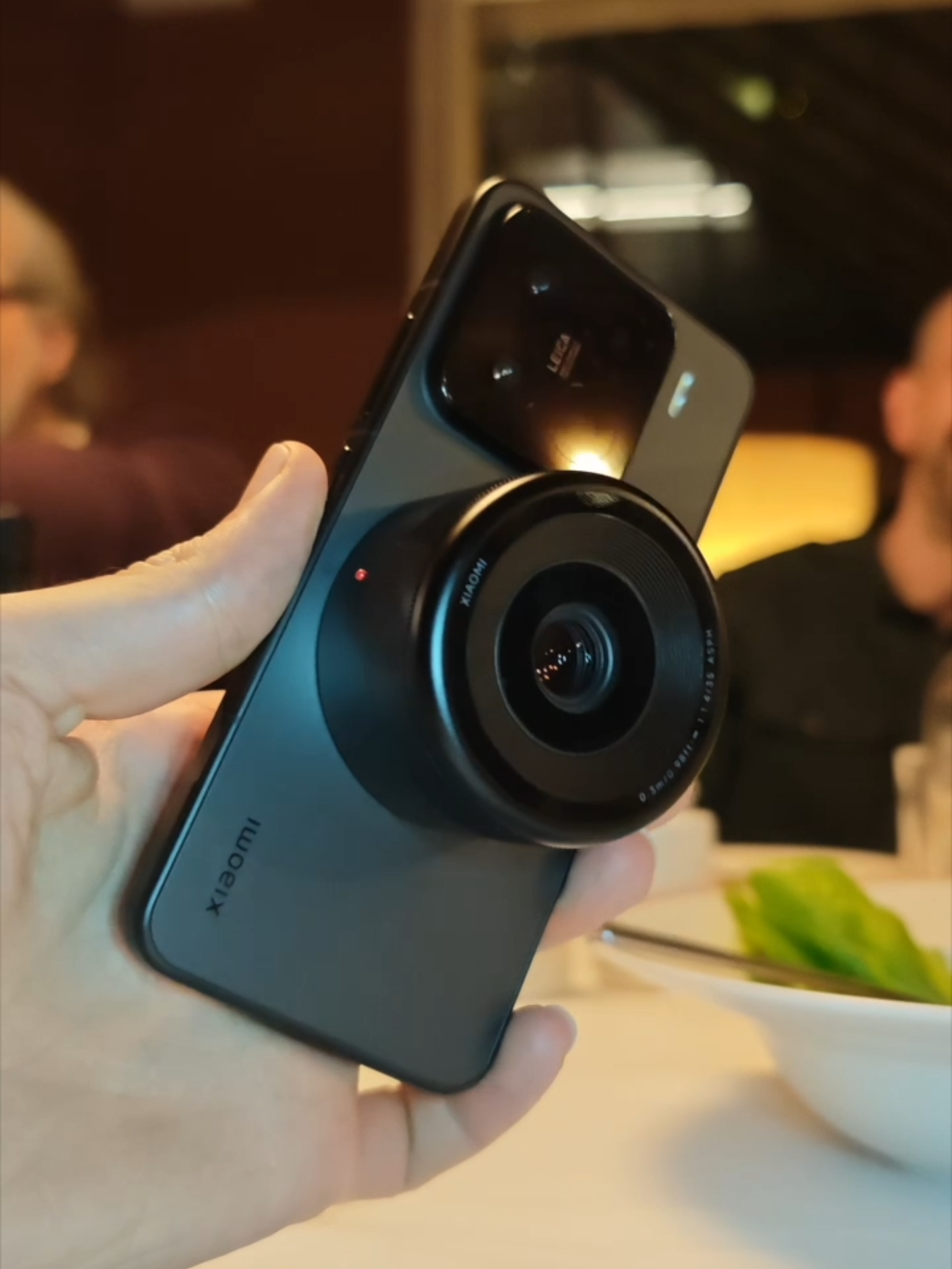 Did Xiaomi just kill the DSLR? Check out this concept detachable camera lens for your phone, from #MWC #Tech #techtok #xiaomi #Xiaomi15ultra #Xiaomi15 #cameracontrol @xiaomi.official @xiaomiuk 