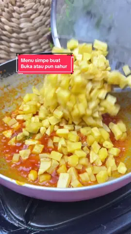 Menu satu ini cocok banget di jadikan  stok buat buka atau pun sahurr #cooking #resepsimple  #fyp #menuharian #masakanrumahan  #sambelkentang