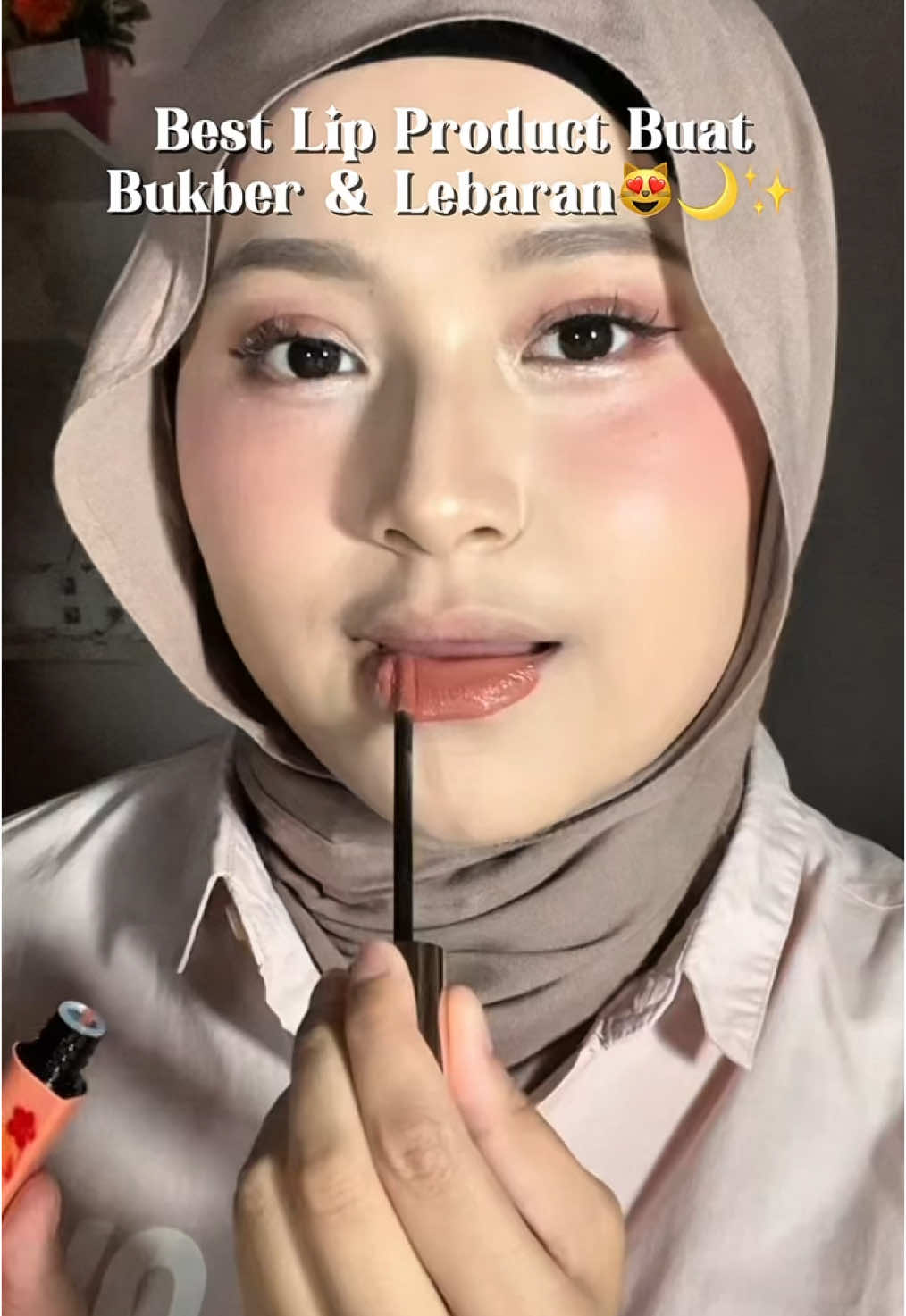 biar bukber dan lebaran makin cetar lip productnya wajib pake wardah yg satu ini sih!!😝💗 PROMO Special SBD Super Brand Day Tiktok 25 Feb - 25 Mar 2025 buy 2 get 4 (free 2 mini matte lip cream) @Wardah Beauty Official #WardahGlasting #WardahNewShades #WardahLipCream #Wardah #LipCream #OmbreLips #WardahMatteGlass #MakeupViral #RekomendasiMakeup #MenangkanLangkahKebaikan #InspirasiLebaranWardah #SuperBrandDay #SBDWardah 