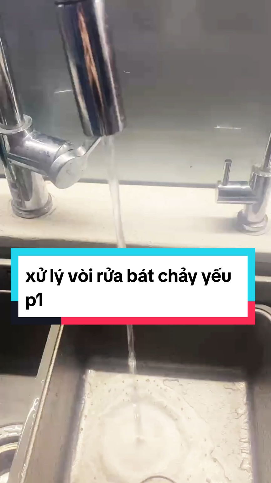 Xử lý vòi bước rửa bát bị tắc, nước chảy yếu P1 | Bếp Tùng Lâm #noithat #beptunglam #tubeptaibacninh #konox #chauruaam 