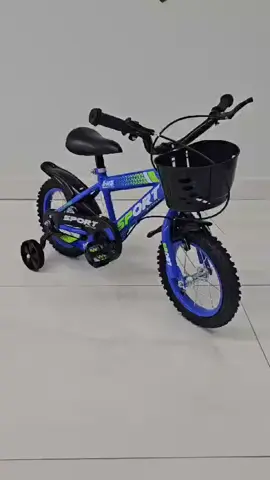 🚴‍♂️ Bicicleta Infantil Aro 12 – Resistência e Equilíbrio para Crianças a Partir de 2 Anos A escolha perfeita para o primeiro contato dos pequenos com o mundo do ciclismo! Desenvolvida para oferecer segurança, estabilidade e diversão, essa bicicleta infantil proporciona uma experiência confortável e confiável para crianças a partir de 2 anos. Seu quadro de aço reforçado, pneus infláveis de borracha e freios dianteiro e traseiro garantem total controle durante as pedaladas, ajudando no desenvolvimento do equilíbrio e da coordenação motora. 🎨 Design esportivo e vibrante – Estrutura durável com cores chamativas para estimular o aprendizado. 🚲 Segurança certificada pelo INMETRO – Proteção extra para que a diversão seja sem preocupações. 💪 Conforto e estabilidade – Banco ajustável e pezinhos de apoio para acompanhar o crescimento da criança. 🔥 Destaques do Produto ✔️ Quadro de Aço Reforçado – Robusto e resistente, garantindo maior durabilidade. ✔️ Pneus Infláveis de Borracha – Melhor aderência e absorção de impactos. ✔️ Sistema de Freios Duplo – V-BRAKE traseiro e pastilha dianteira para frenagens mais seguras. ✔️ Proteção de Corrente – Evita contato acidental e reduz riscos de lesão. ✔️ Banco Regulável – Ajustável para acompanhar o crescimento da criança. ✔️ Pezinhos de Apoio – Mantêm a bicicleta equilibrada quando parada. ✔️ Paralamas Frontal e Traseiro – Proteção extra contra respingos e sujeira. ✔️ Certificação INMETRO – Produto testado e aprovado para garantir segurança total. 📐 Especificações Técnicas 📏 Aro: 12 polegadas. 🔩 Material: Aço reforçado. 🎨 Cor: Azul com estampa Sport. 📐 Dimensões: 86 cm (C) x 54 cm (A) x 52 cm (L). 👶 Idade Recomendada: A partir de 2 anos. ⚖️ Peso Suportado: Consulte o fabricante. 🎯 Benefícios para a Criança ✅ Desenvolvimento motor e equilíbrio – Fortalece a coordenação e a autonomia. 🎉 Diversão e exploração – Incentiva a criatividade e a independência. 🚴‍♂️ Estímulo à prática esportiva – Introduz hábitos saudáveis desde cedo. 🔧 Durabilidade e resistência – Material reforçado para acompanhar o crescimento da criança. ⚠️ Recomendações de Segurança 🛑 Uso obrigatório de capacete e equipamentos de proteção. 👀 Supervisão de um adulto durante o uso. 🔧 Verifique regularmente pneus, freios e estrutura. 📏 Ajuste corretamente o banco e os pezinhos de apoio antes do uso. 🚀 Presenteie seu pequeno com liberdade, aprendizado e muitas aventuras sobre rodas! 🎁✨