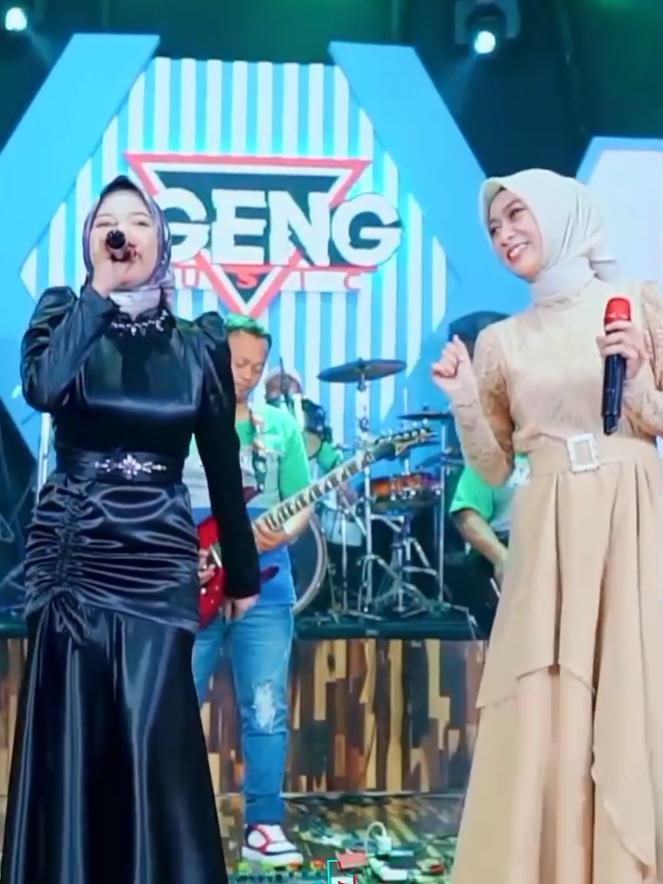 #agengmusic #dinannesia #firaazahra #sholawat #lontongtahulontongsate  #kyageng #alektamborin #bondokendangkoncogoyang #sederhanapenuhrasa #keishapro #globalmusic #fastlighting  #fyppppppppppppppppppppppp #fyp #storykyagengmusic 