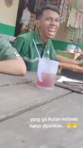 yang ga ikut ketawa harus diperiksa #videokocak #fyp #fypシ゚  #videolucu #videongakak #tawaberjamaah #viral 
