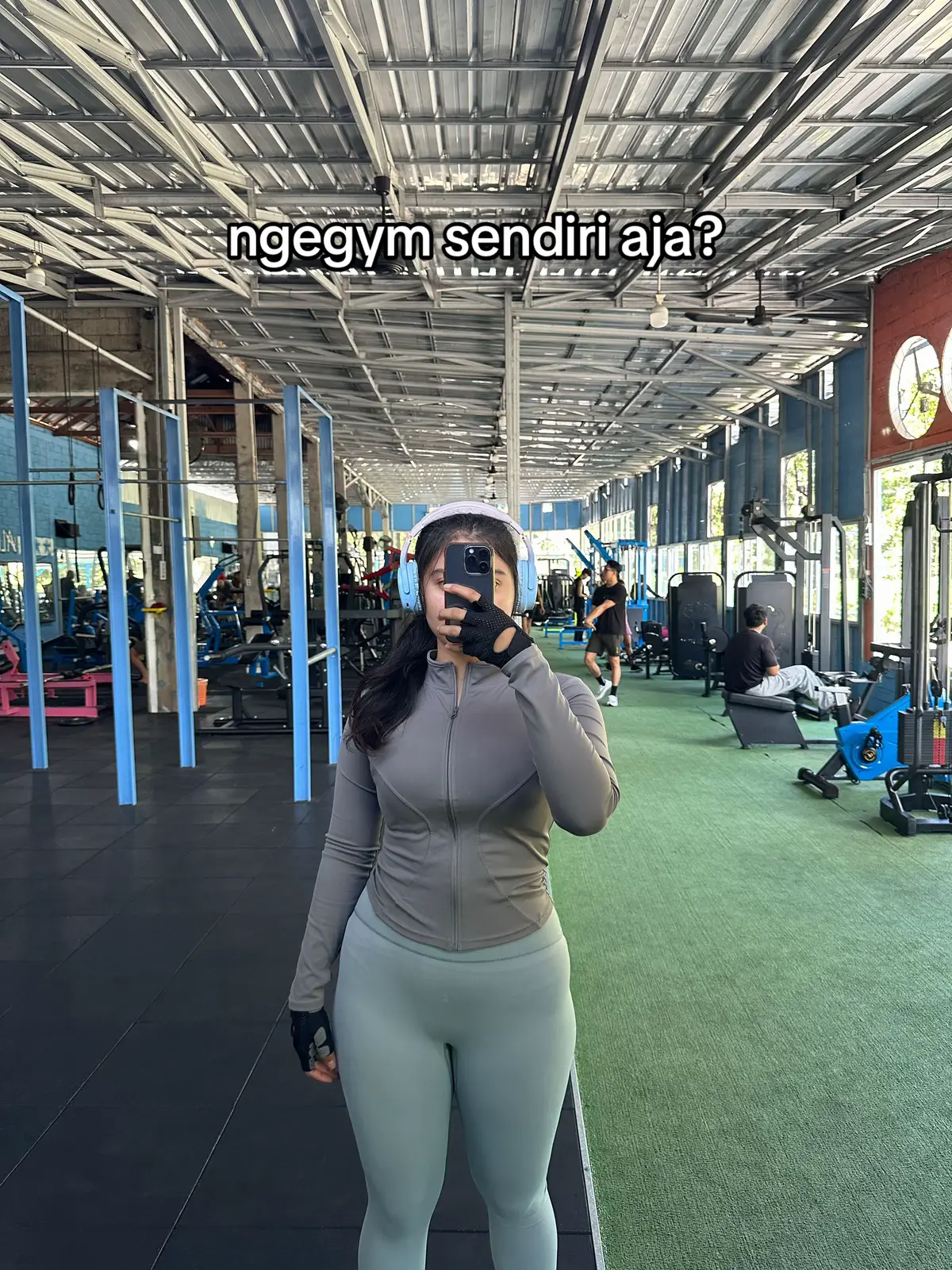 hahahha pdhl seringan sendiri sih ngegymnya
