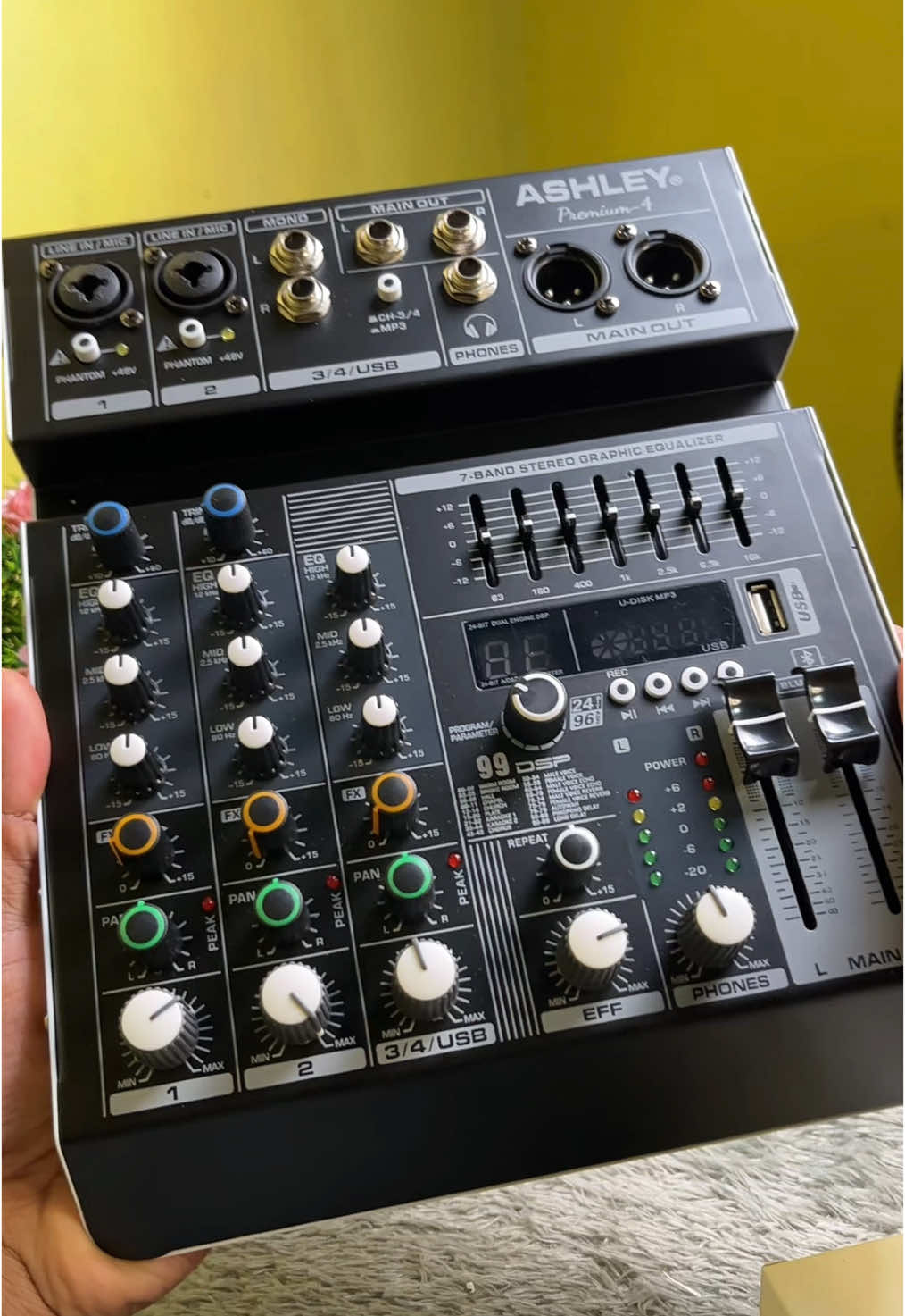 Mixer audio 4 Channel Ashley Premium4,Rekomendasi Mixer audio 4 Channel untuk karokean,miniatur,live streamingan atau untuk pemakaian rumahan #mixeraudio #mixer4channel #mixerashley #mixerashleypremium4 #mixerashley4chanel #mixers 