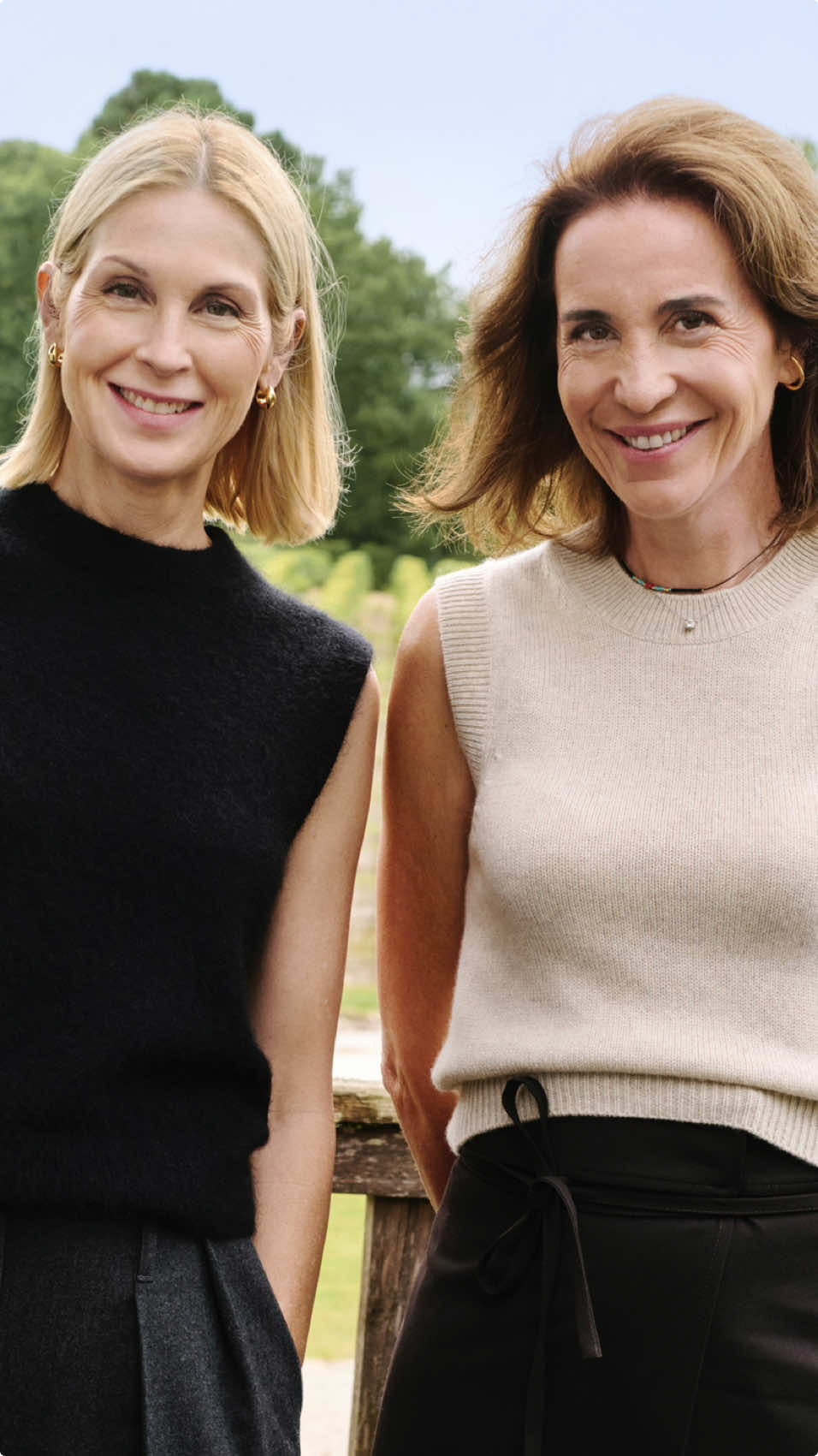 Kelly & Mathilde: the ultimate duo making the toughest beauty (and life) choices. 💆‍♀️✨ What would you pick? @KellyRutherford #CaudaliePremierCru #Caudalie #PremierCru