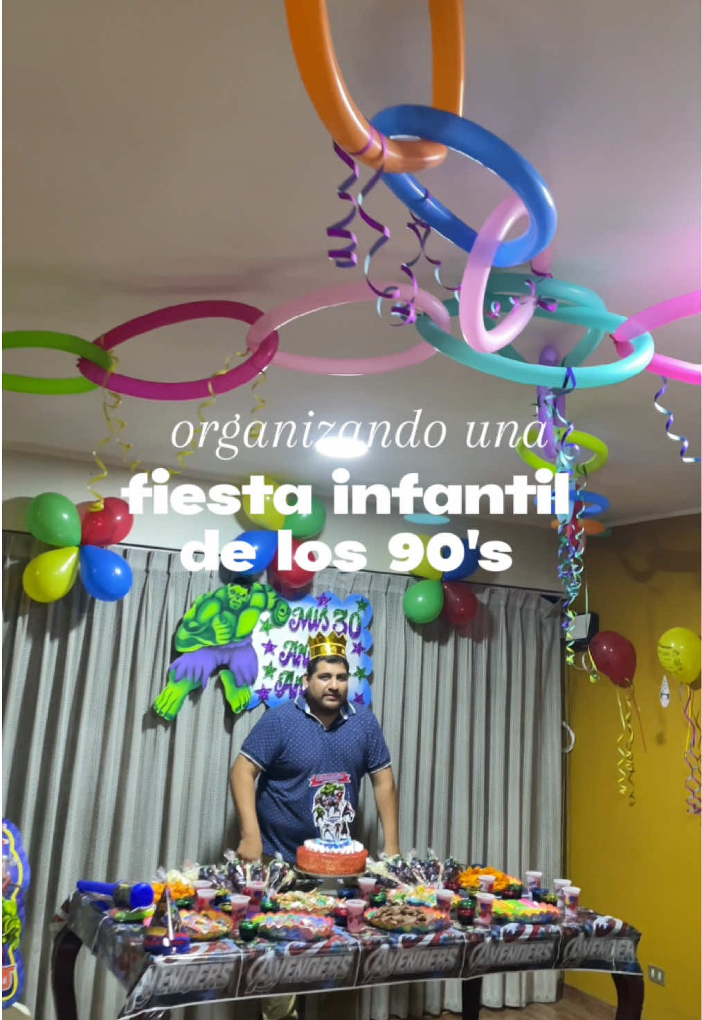 ¿Estás por organizar una fiesta infantil de los 90’s? 🎉🥳   Aquí te dejo información más detallada 🫶🏻  ✨ Cartel de Tecnopor S/25 (Jr. Huallaga 716 Tda. 153 Sr. Genaro) ✨ Globos con texto 8 soles la docena (Jr. Huallaga 716) ✨ Topping torta S/10 ✨ Piñata armable S/5 / Mazo S/3 / Relleno S/12 / Caja para tortas 10 x 6 soles (Gal. La Casona Sr. Cesar Jr. Huallaga 752) #fiestainfantil #fiestasantiguas #decoracion #decoracionfiestas #globos #centrodelima #1995 #cumpleaños #cumpleañosinfantiles #avengers #lima #peru🇵🇪 #fiestadelos90 #90 #fyp #paratii #hermanos #eventos 