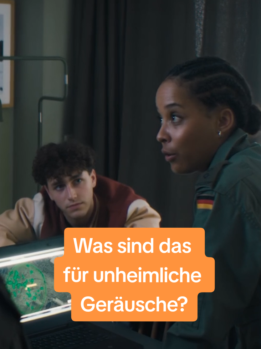 Whatever it is, ich würde es in Ruhe lassen. 💻 Laut der Sage vom Rattenfänger entführt er die Kinder von Hameln und bringt sie in eine Höhle außerhalb der Stadt. Genau dort werden plötzlich komische Töne aufgezeichnet. Sie klingen fast so wie Kindergeschrei. Aber das kann’s eigentlich nicht sein, weil das alles Jahrhunderte her ist?! Was dahinter steckt, könnt ihr in der Serie „Hameln” in der #zdfmediathek herausfinden. @ZDFneo #zdf #hameln #whattowatch #horror #mystery #märchen 