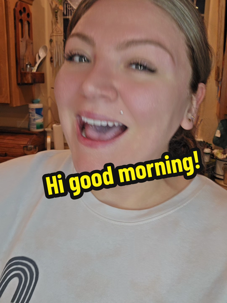 Happy Monday friends! #higoodmorning #morningchatswitherika #MomsofTikTok #sahm #morningvlog #morningroutineasamom #momof3 #schoolsnacks #schoollunch #breakfast #vitamins #workingmom #momover30 #stayathomeandworkingmom #watermelon 