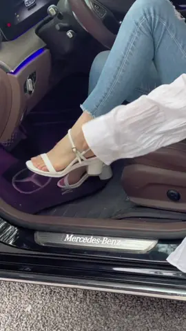 Drive Safe with Daisy AND ! 🚗 🚗👟 Easily switch from high heels to flats for a more comfortable and safer driving experience. #Daisyand! #Heels #women #convertibleheels #OOTD #highheels