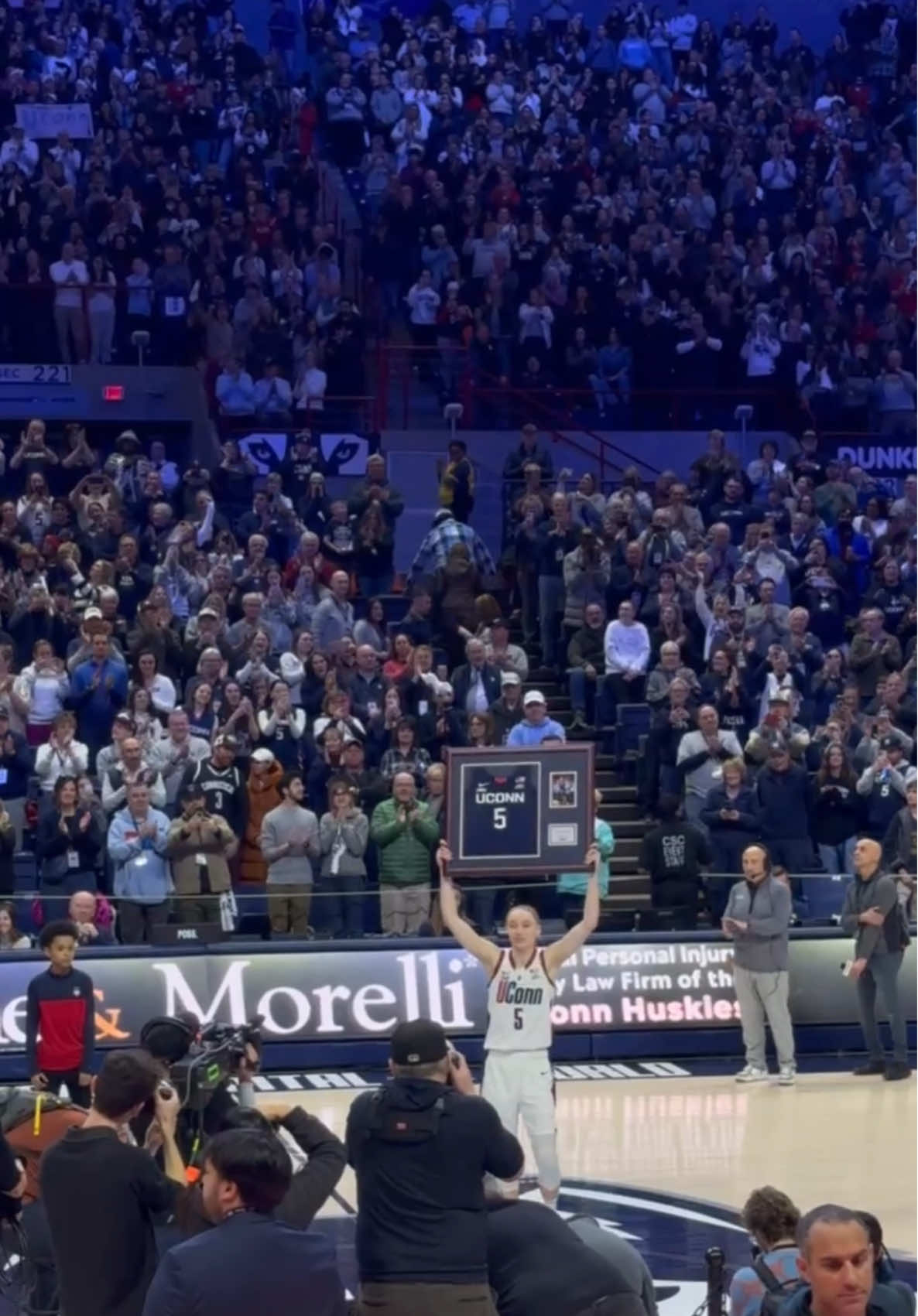 Yeah this got me ngl 🥹 miss you already but we’re not finished yet!! @Paige Bueckers #basketball #uconnwbb##sportsmedia##uconnhuskies #uconn #paigebueckers #goat #seniornight #MarchMadness 