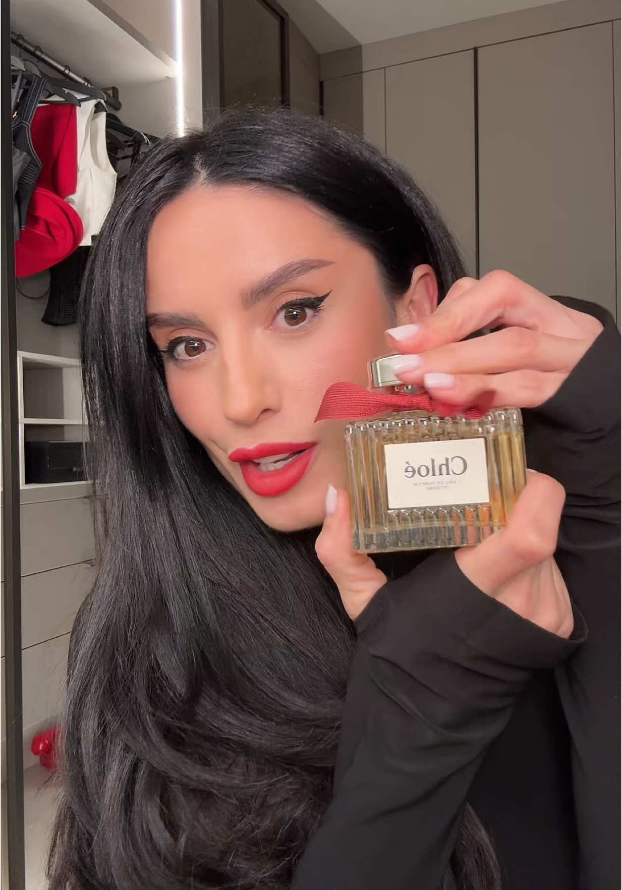 Replying to @marta  Pana pe 9 martie, atat online pe @Sephora Romania cat si in magazinele fizice, gasiti parfumuri de 100 ml la pret de 50 ml ✨👛 #ad #sephoraromania 