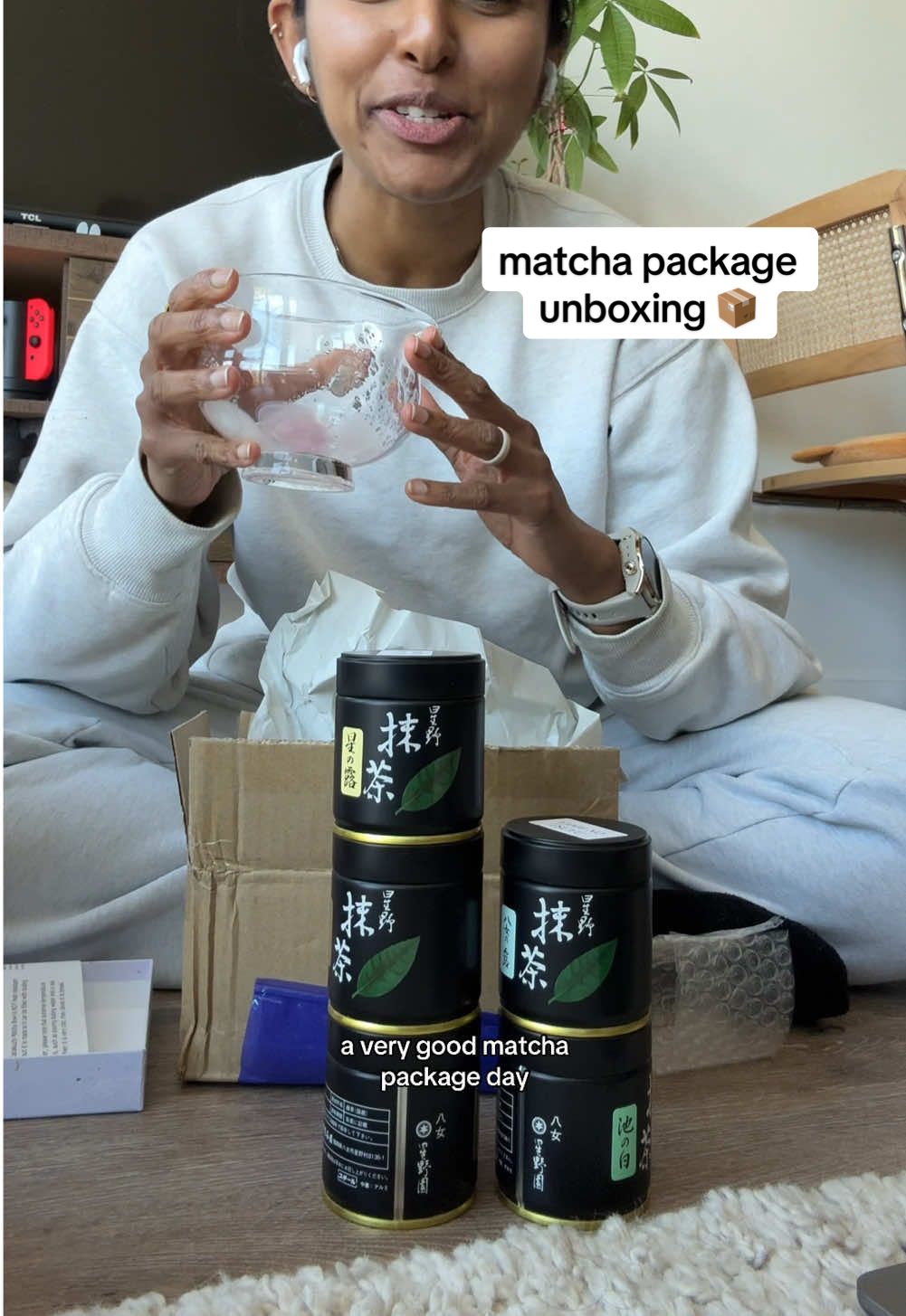 So very grateful for kind people, yame matcha, and the art behind the matcha ritual 😌 #matcha #matchatok #matchalatte #matchalover #yamematcha #hoshinoseichaen #hoshinoen #unboxing #haul #suikaen 