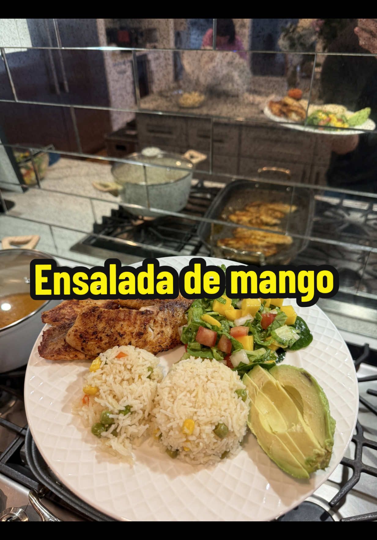 Aquí les comparto la rica ensalada de mango 🥭 @La Familia Lopez 