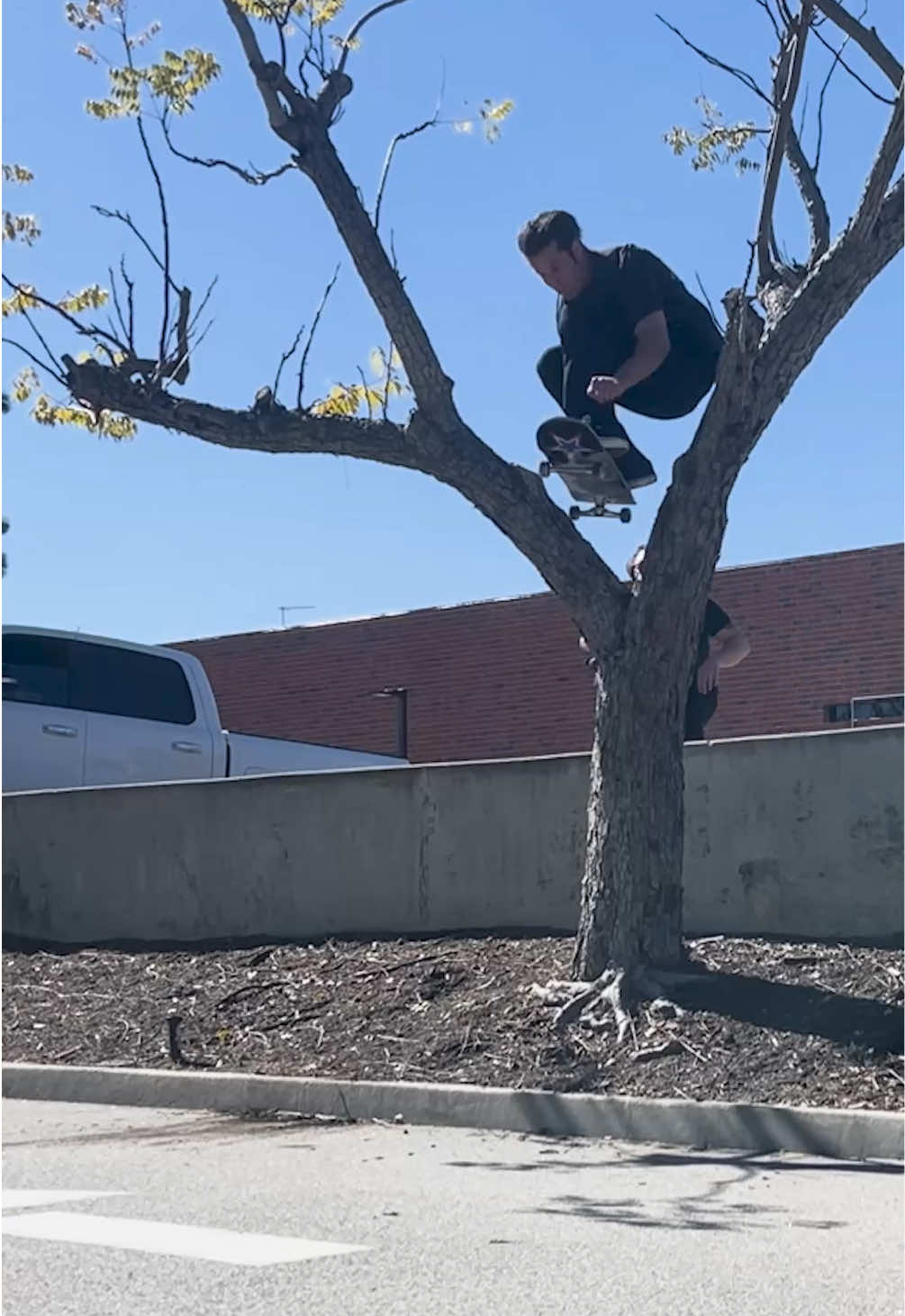 BRANDON BURLEIGH GOES 🫡  #Thrasher #SkateAndDestroy #Skateboarding 