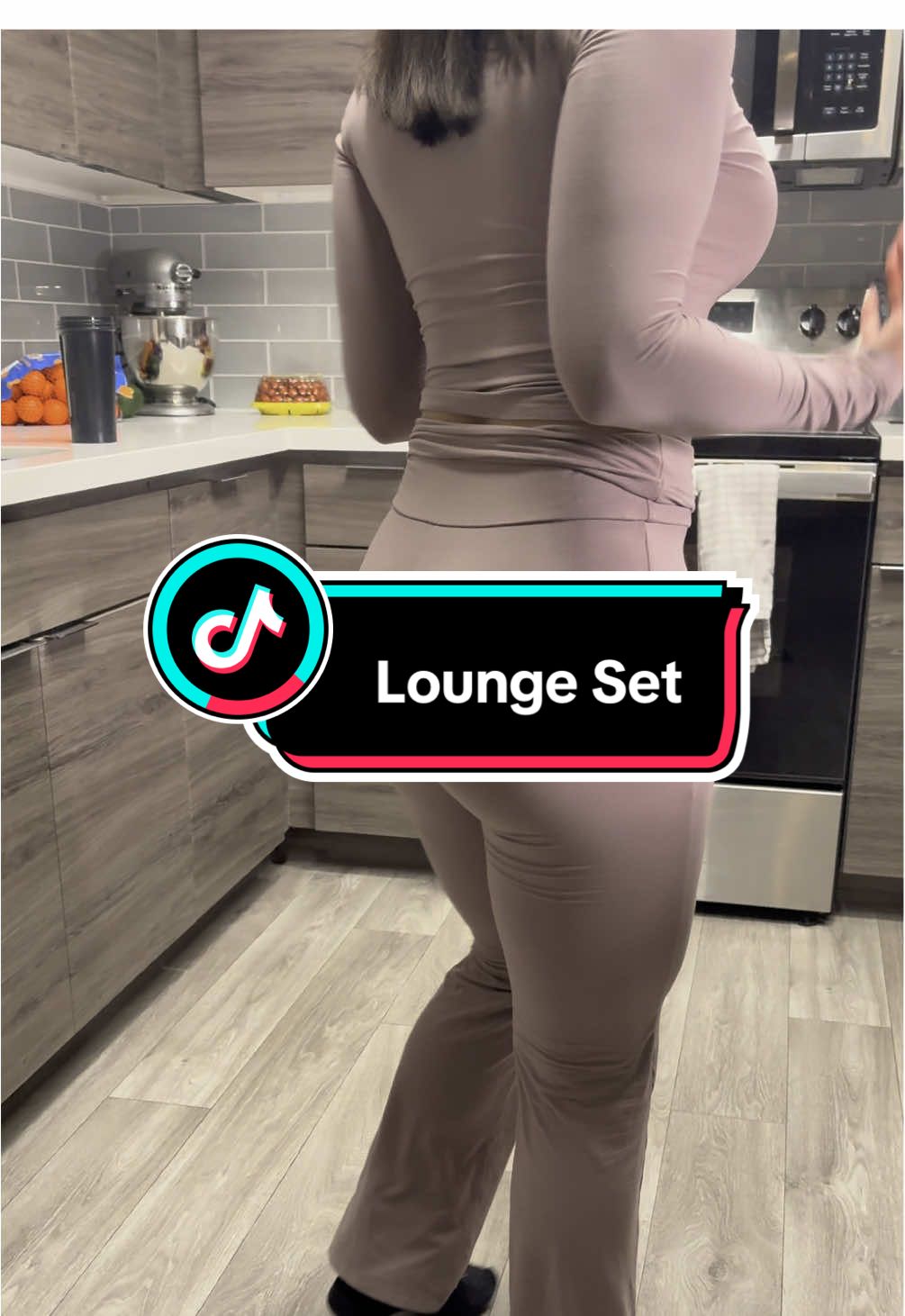 This Lounge set is so cute. I have almost every color. It’s easy to wear around the house but also easy to put a jacket on and wear out and about. #loungeset #loungesets #twopieceset #twopiece #pajamaset 