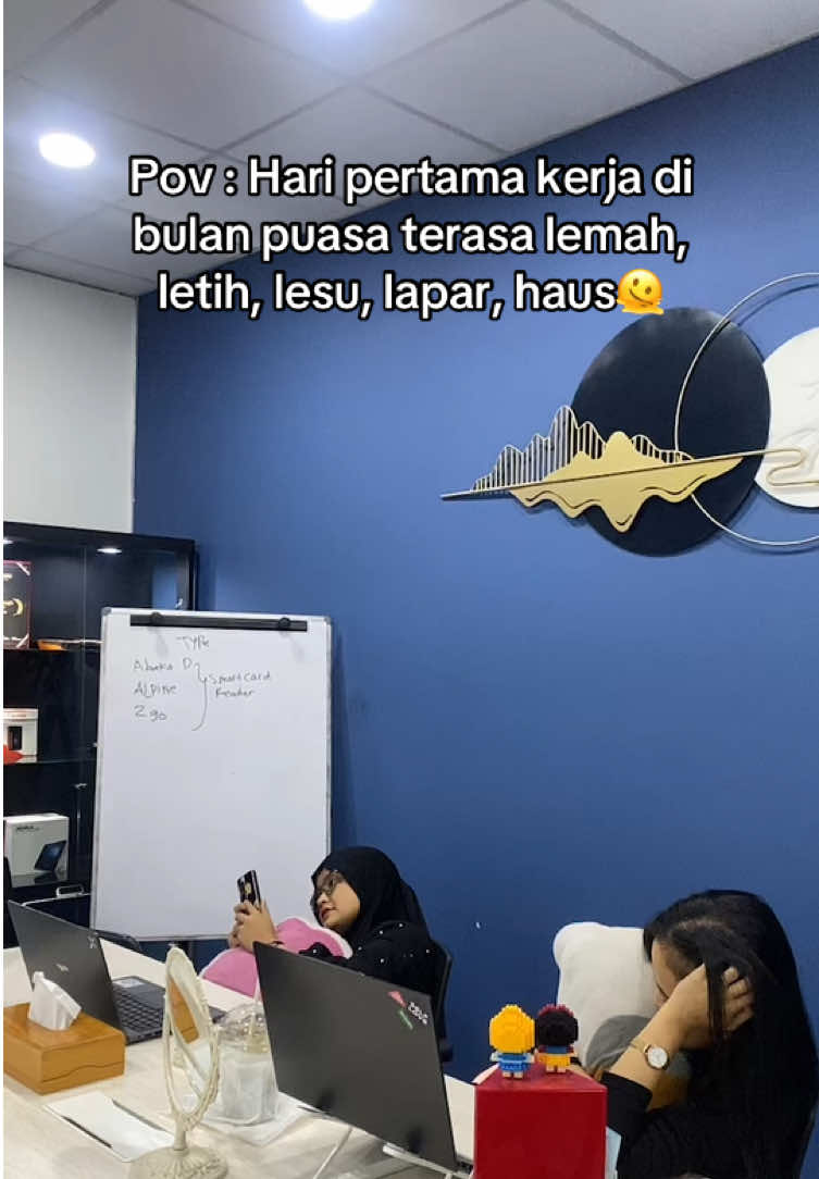 Ayoo semangat puasanya, inget THR menunggu🤭 #Idpay #idpayasiajaya #lifeatidpay #corporatelife #officelife #lebaran2025 #puasaramadhan #thr #puasa #pov #lfl 