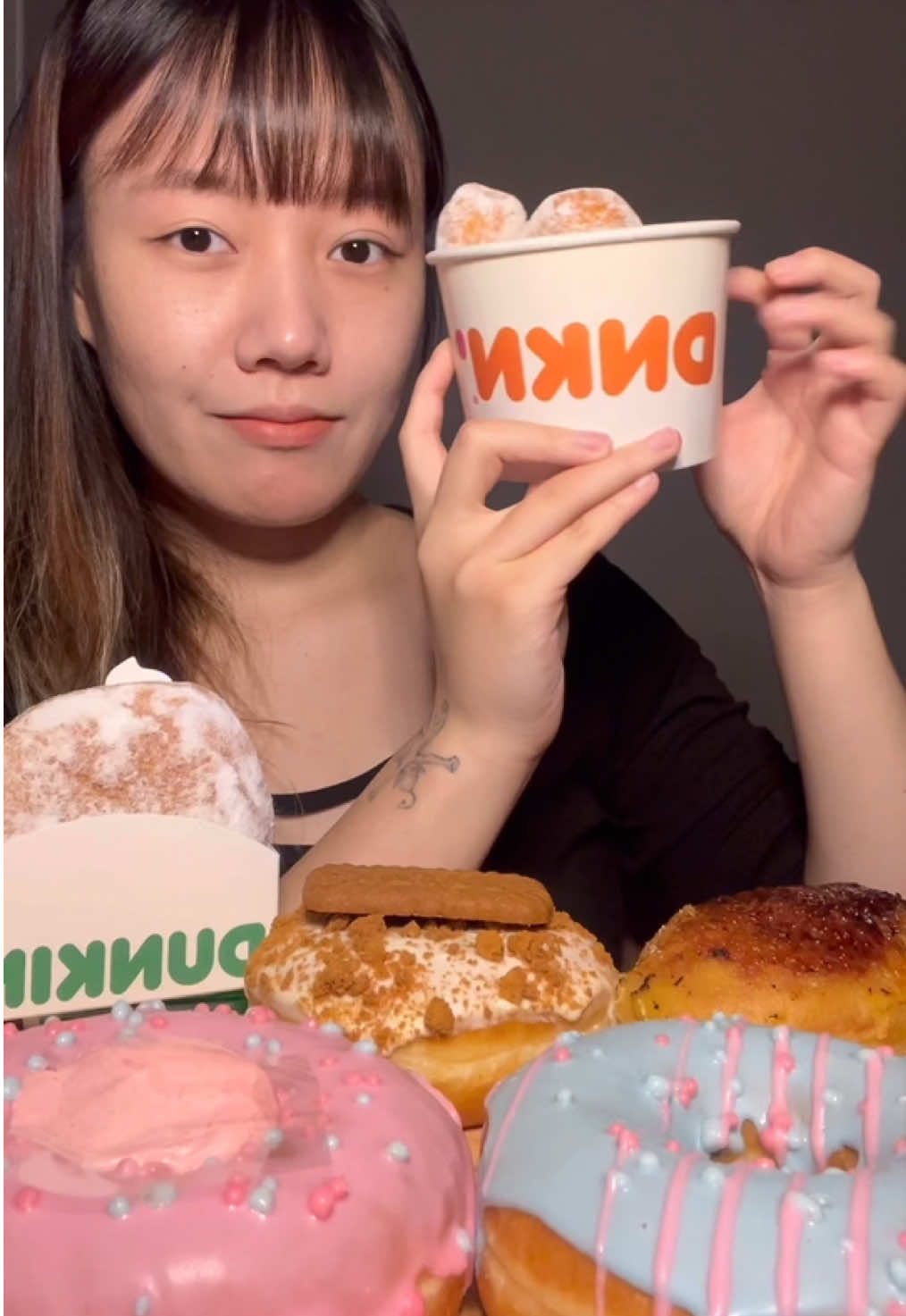 DUNKIN DONUTS🍩 던킨 신메뉴 먹방 & 먼치킨 우유말먹!🥛 #dunkindonuts #mukbangeatingshow #먹방 