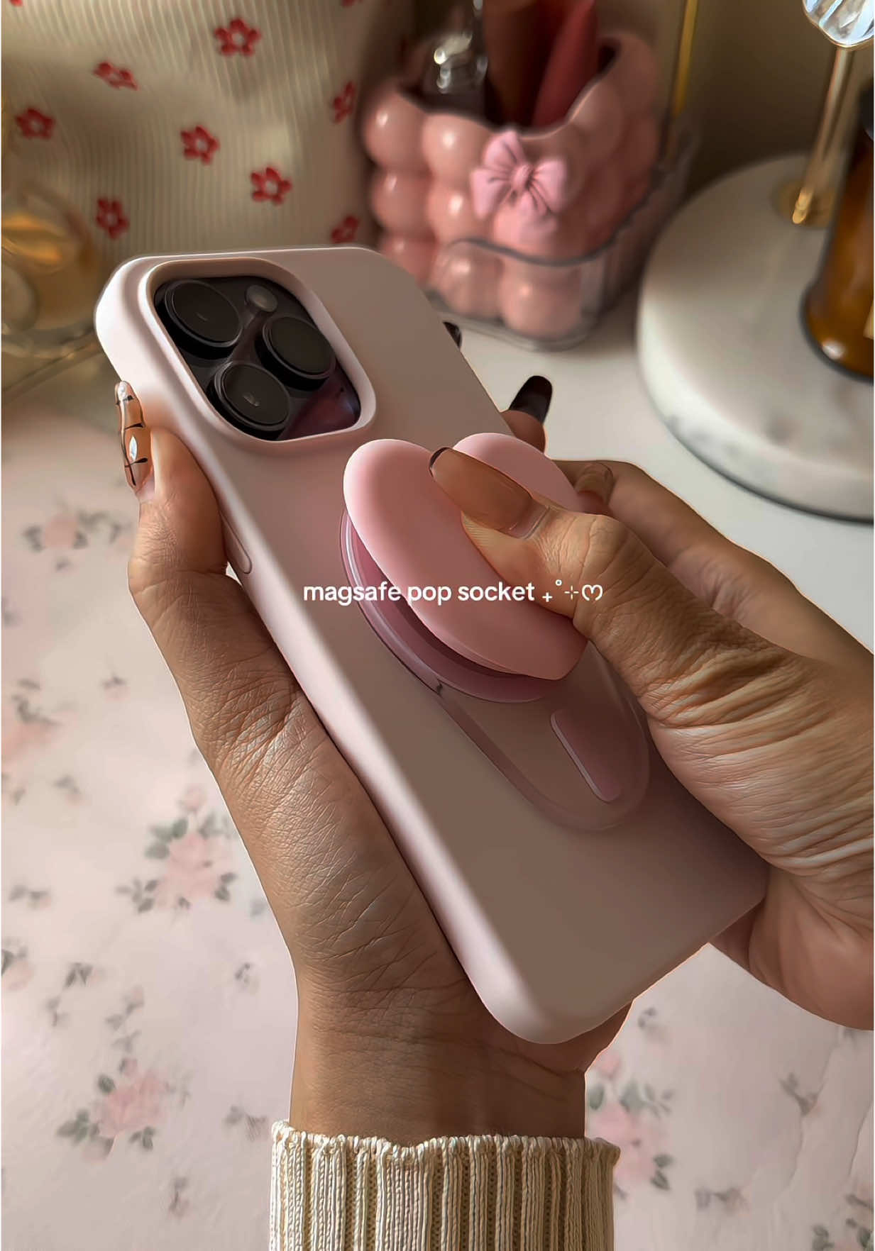 Replying to @cae ᡣ𐭩 magsafe pop socket link hereee 💕💫 #popsocket #phoneholder #magsafe #magneticholder #phoneaccessories #iphone #phone #fyp #trending #viral 