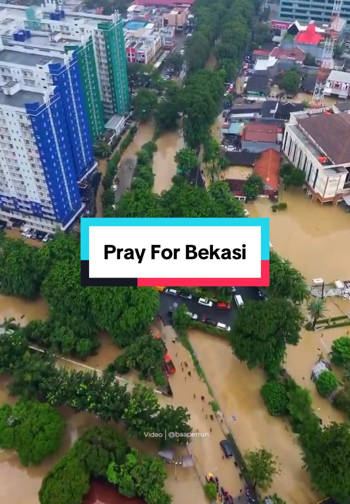 Banjir Bekasi tahun 2025 sepertinya paling parah bahkan sampai meluas ke pusat kota. Semoga cepat surut yg terdampak banjir. 🎥baaperrun a#BanjirBekasi #BekasiBanjir #banjirbandang #Bekasi