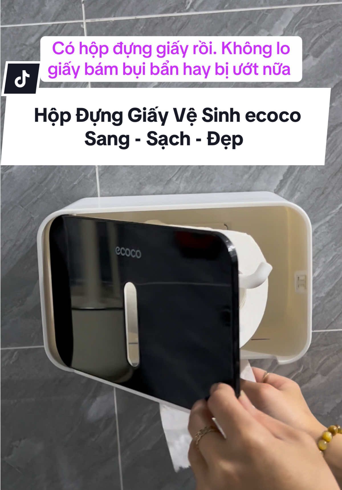 ✅☘️ Hộp Đựng Giấy Vệ Sinh ecoco Giúp giấy vệ sinh luôn sạch sẽ , không lo bị ướt hay bám bụi bẩn. Nhà tui 3 phòng vs 3 chiếc dùng siêu thích  .#nhan_9292 #xuhuongtiktok #LearnOnTikTok #viralvideo #reviewdogiadung #review #reviewhopdunggiayvesinh #hopdunggiayvesinh #hopdunggiayvesinhtreotuong #hopgiayvesinhecoco 