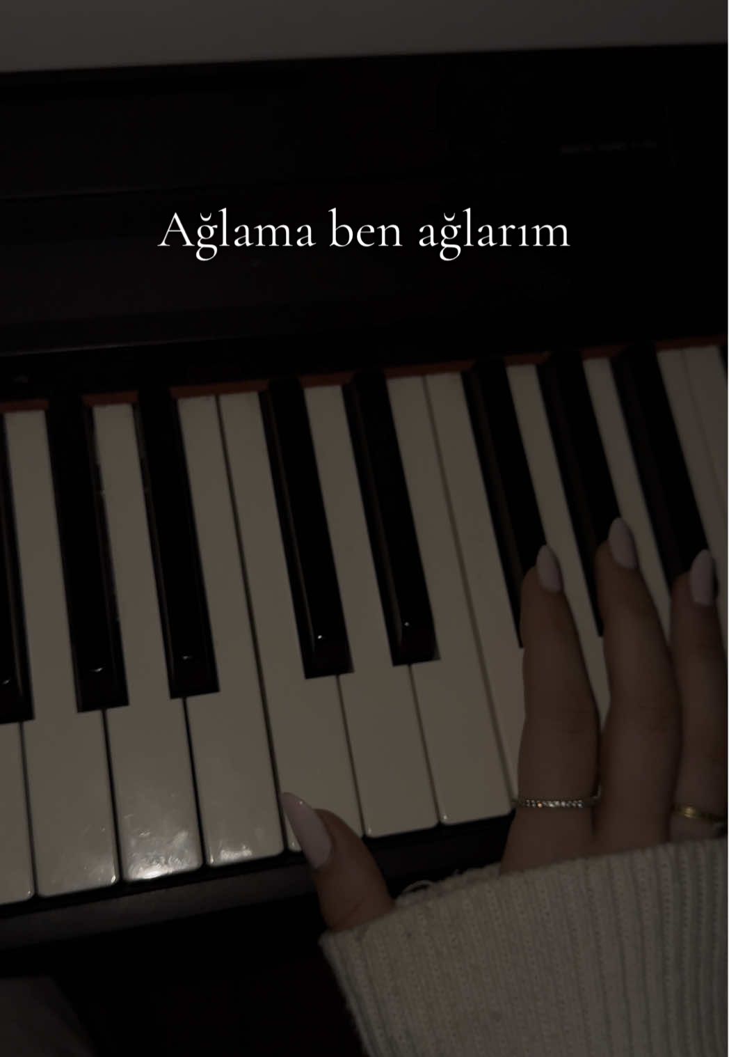 Ağlama ben ağlarım…🌧️🎶 #ağlamabenağlarım #canozan #türkiye #piano #tutorial #pianotutorial #turkish #fyp #viral_video 