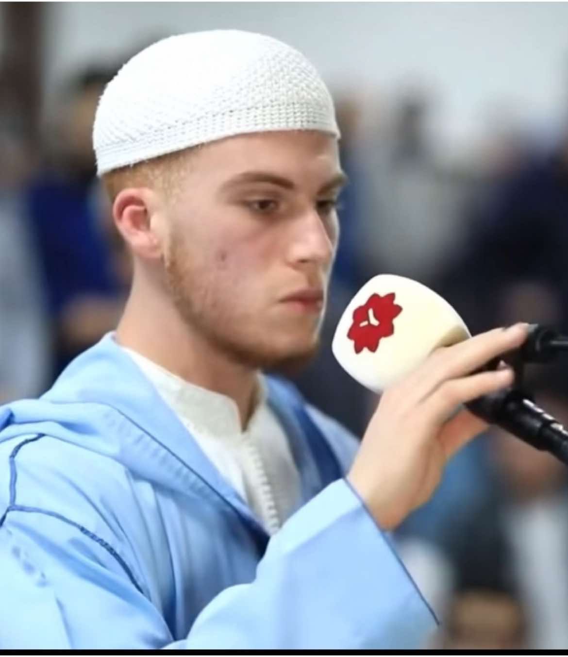 Qari Anouar Akachar recites in the Riwayah of Khalaf ‘an Hamzah #muslimtiktok #muslim #islam #quran #pray #fyp #islam #Ramadan #taraweeh #netherlands #anouarakachar 