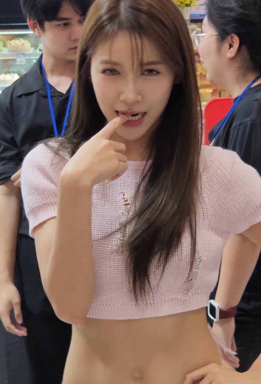 ยั่วๆมาเสิร์ฟจ้า🔥🔥🔥#hoopbnk48 #bnk48 @ผัดไทลี 