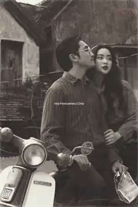 Vina Panduwinata | Cinta #fyp #CapCut #nostalgia  #vinapanduwinata #cinta #lirik #lagu #lirikvideo #lirikaesthetic #lirikestetik #storywa #storytime