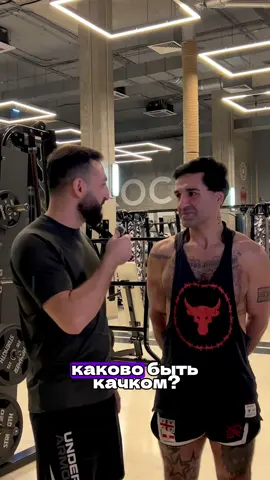 Тренер по боксу притворился гардеробщиком 😂
