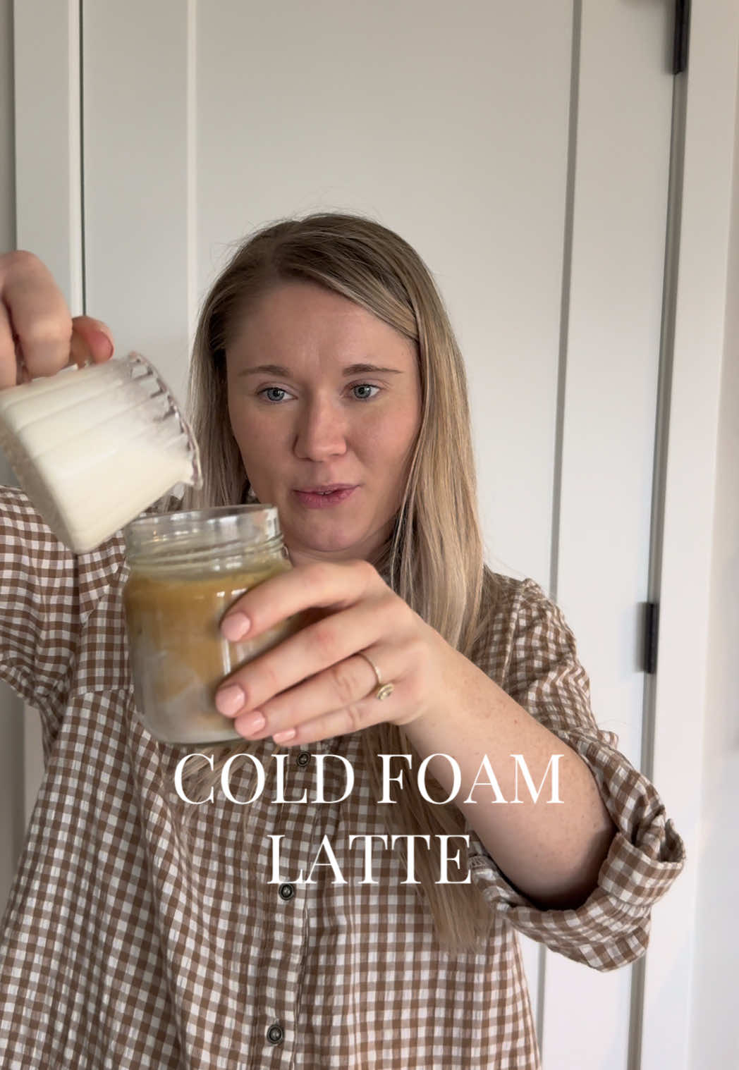 Easy cold foam latte #latte #coffee #coldfoam #coffeerecipe 