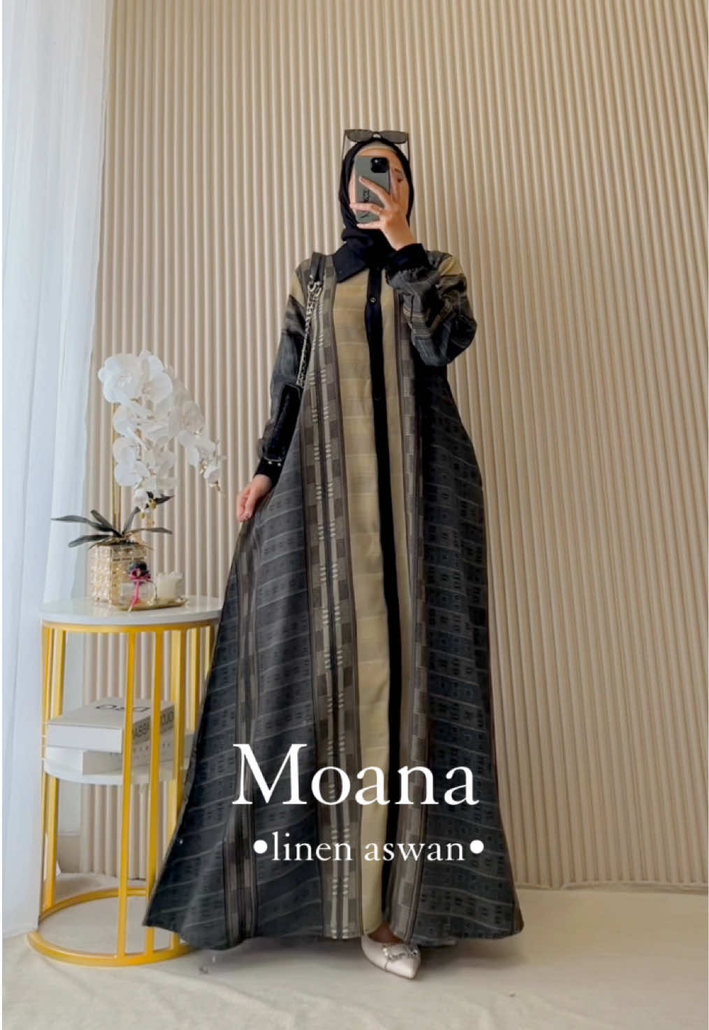 Ini aku lagi pakai Moana warna almond . Sesimple & semewah ini ya bahan aswan .. #nabtik #abaya #gamisabaya #aswan #gamislebaran #gamis #gamiscantik #gamismurah #gamishitam 