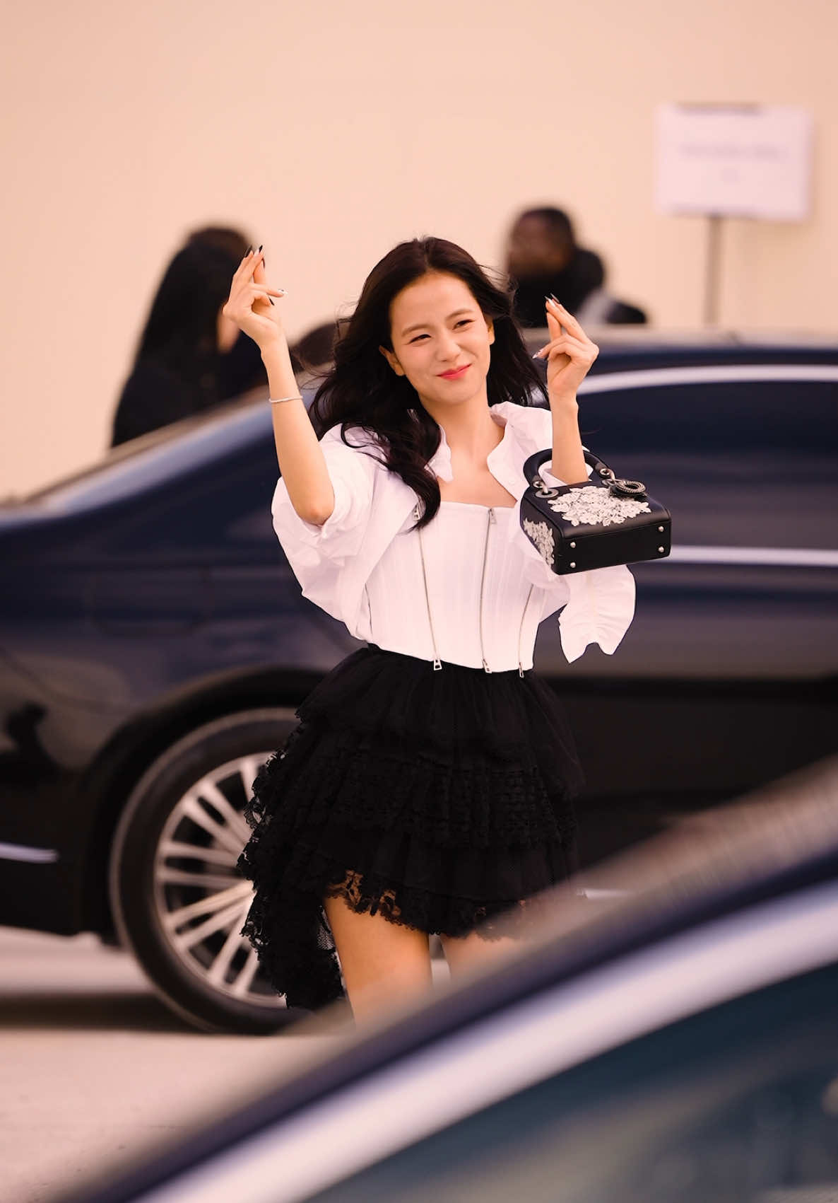 @JISOO at @Dior !  #jisoo #sooyaaa_ #jisooblackpink #dior #parisfashionweek #sametgorgozfilms #pfw 