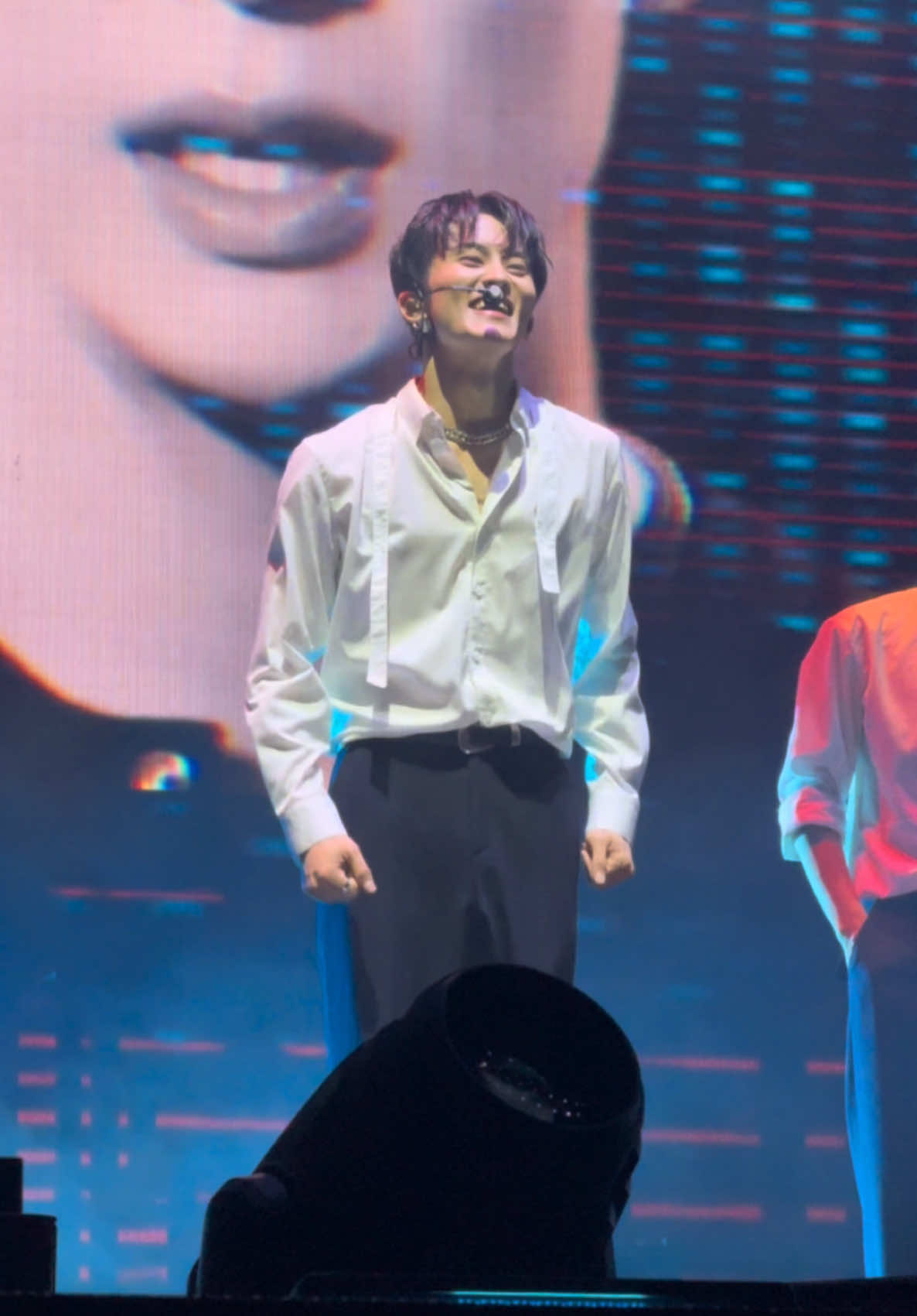 haechan making mark laugh during lemonade 😭🥹 #mark #marklee #nct #markleefancam #markfancam #kpop #nct127 #haechan 