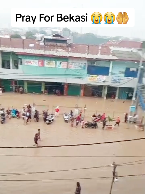 Banjir yang melanda Bekasi atau kota Bekasi di hari ke 3 ramadhan 2025 adalah banjir yang paling terparah dibandingkan tahun tahun sebelumnya. #banjirbandang #banjir #bekasi #mallbekasi #megamall #jawabarat #bencanaalam #musibah #disaster #flood #banjirhariini #bertaviral #beritatiktok #beritaterkini #breakingnews #rumahsulebanjir 