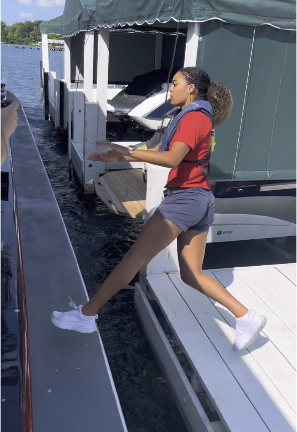 BIG NEWS! 2025 TOURS NOW BOOKING! Get ready to cruise into adventure with Lake Geneva Cruise Line! Whether you’re chasing golden sunsets, uncovering hidden lakefront gems, or soaking in the ultimate lake vibes, the best seat on the water is waiting for YOU! ⛵✨ Spots will fill FAST—secure yours now!