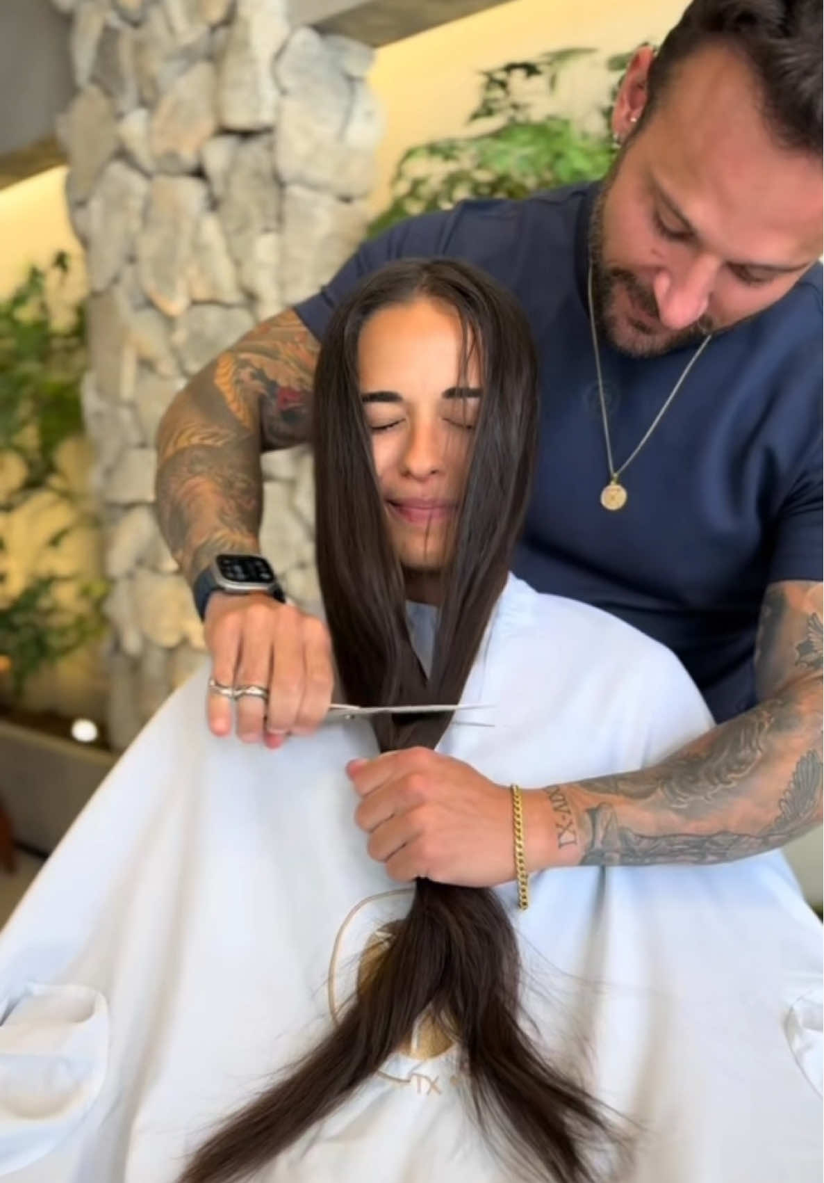 De que lado você está: Apegadas ou Desapegadas?  😱✂️ #cortefeminino #hairtransformation #visagismo #cabelocurto  #cortemoderno #tendenciadecorte #viral #hair 