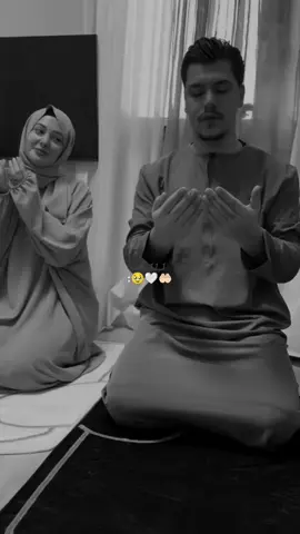 🥹🤍 #ستوريات_انستا #ابيض_واسود #كل_القلوب_تناهت_في_السناء_فرحاً #حب_وحنان #لايك_فولو #تصميمي #اكسبلور #ترند #🐼🖤 