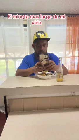 Cuando tu esposa te pide prestado tu cell los segundos se hacen eternos#fyp #parati #marriage #couplecomedy 