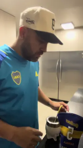 Comentarios pues parceros de los argentinos voy mejorando en la preparación o que ? Los leo y respondo #argentina #buenosairesargentina #bocaeslapasion #soydebocadesdelacuna #bocajuniorsoficial💛💙 #la12presente #yerbamate #prerandomate