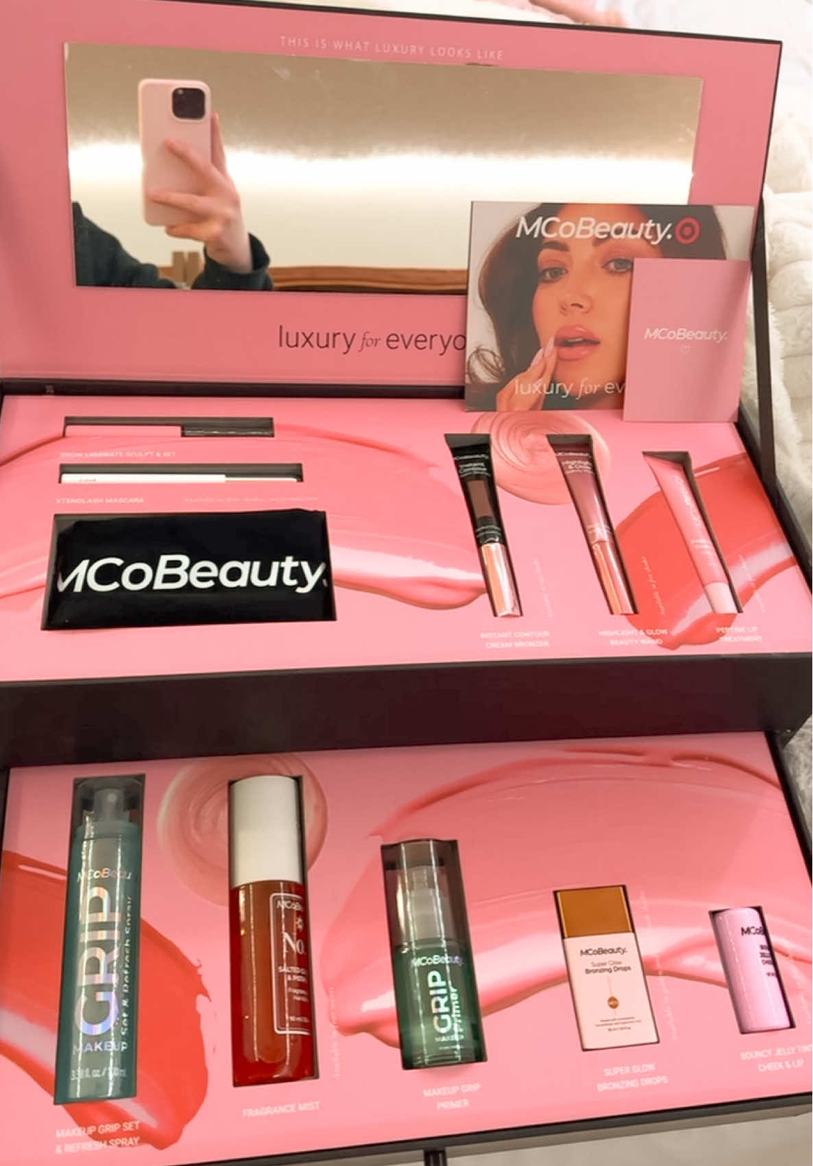 @mcobeauty us @MCoBeauty #pr #PR #mcobeautypartner #mcobeautypr #girly #pink #pinkaesthethic #prunbox #pinkphoto 